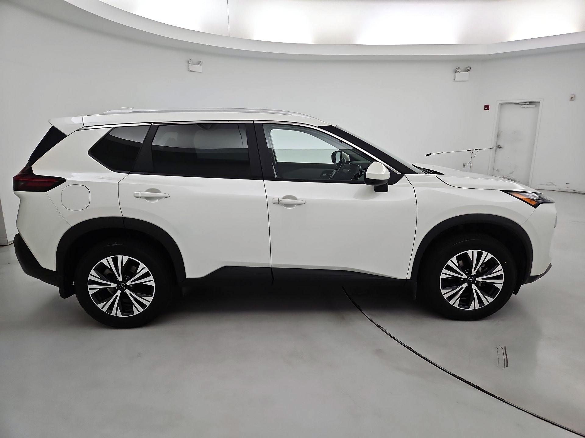 Thumbnail: 2023 Nissan Rogue - 4