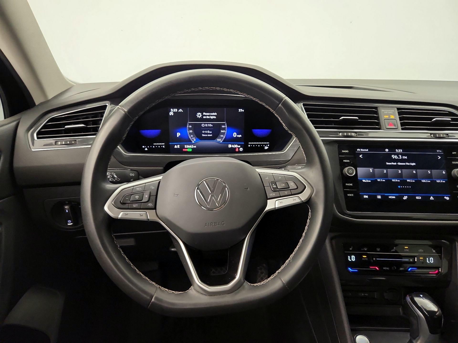 Thumbnail: 2022 Volkswagen Tiguan - 10