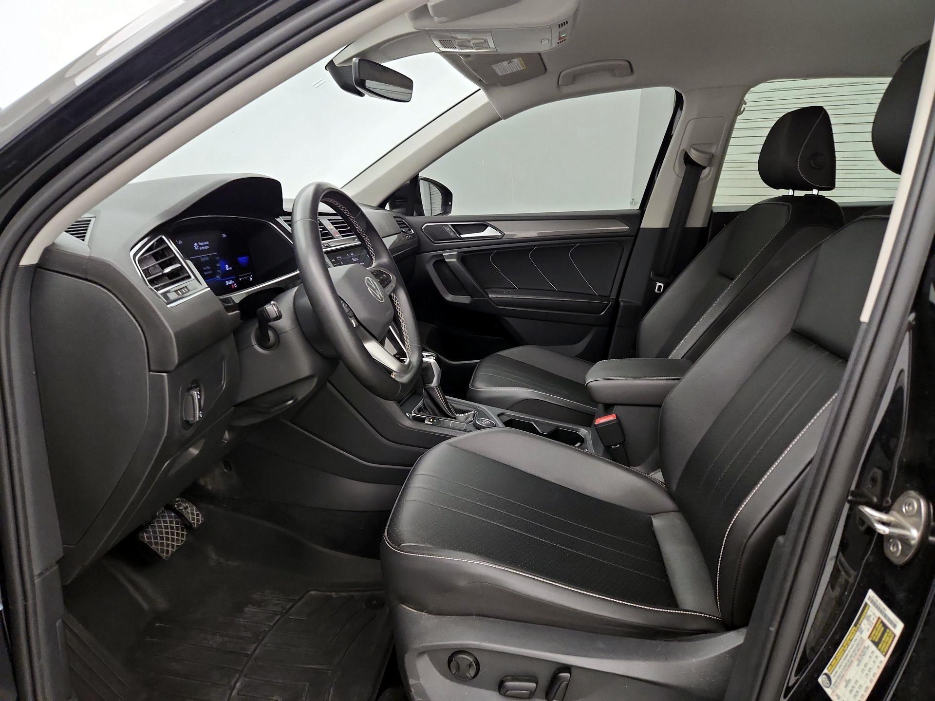 Thumbnail: 2022 Volkswagen Tiguan - 11