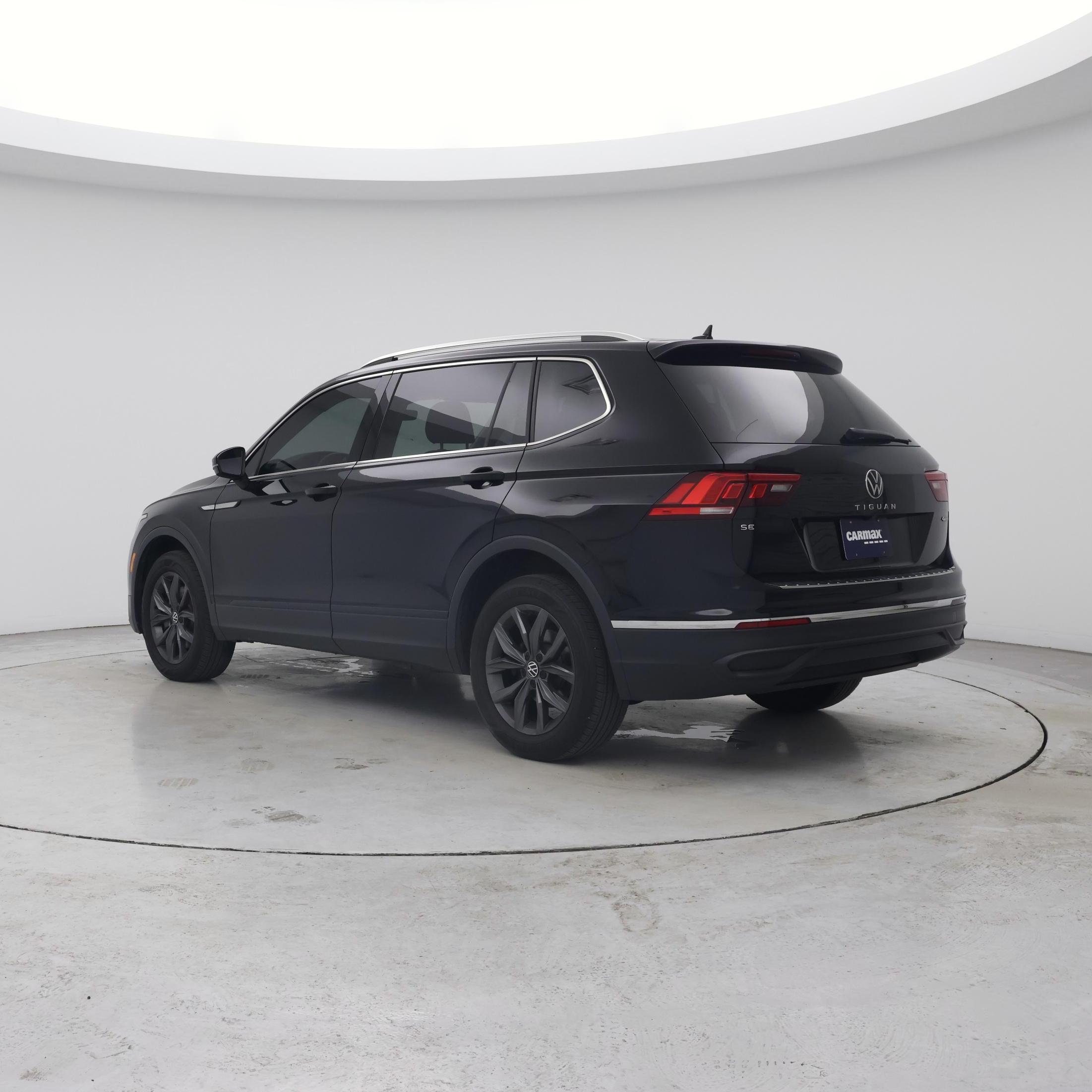 Thumbnail: 2022 Volkswagen Tiguan - 2