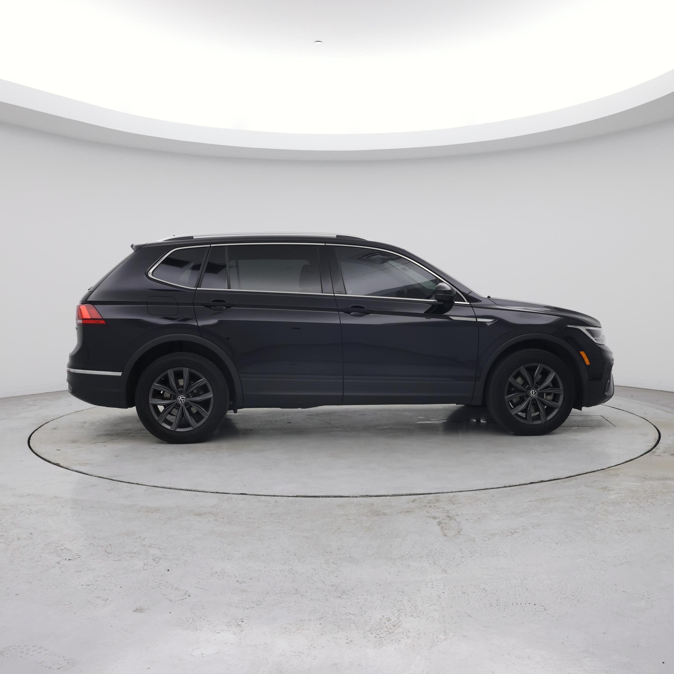 Thumbnail: 2022 Volkswagen Tiguan - 7