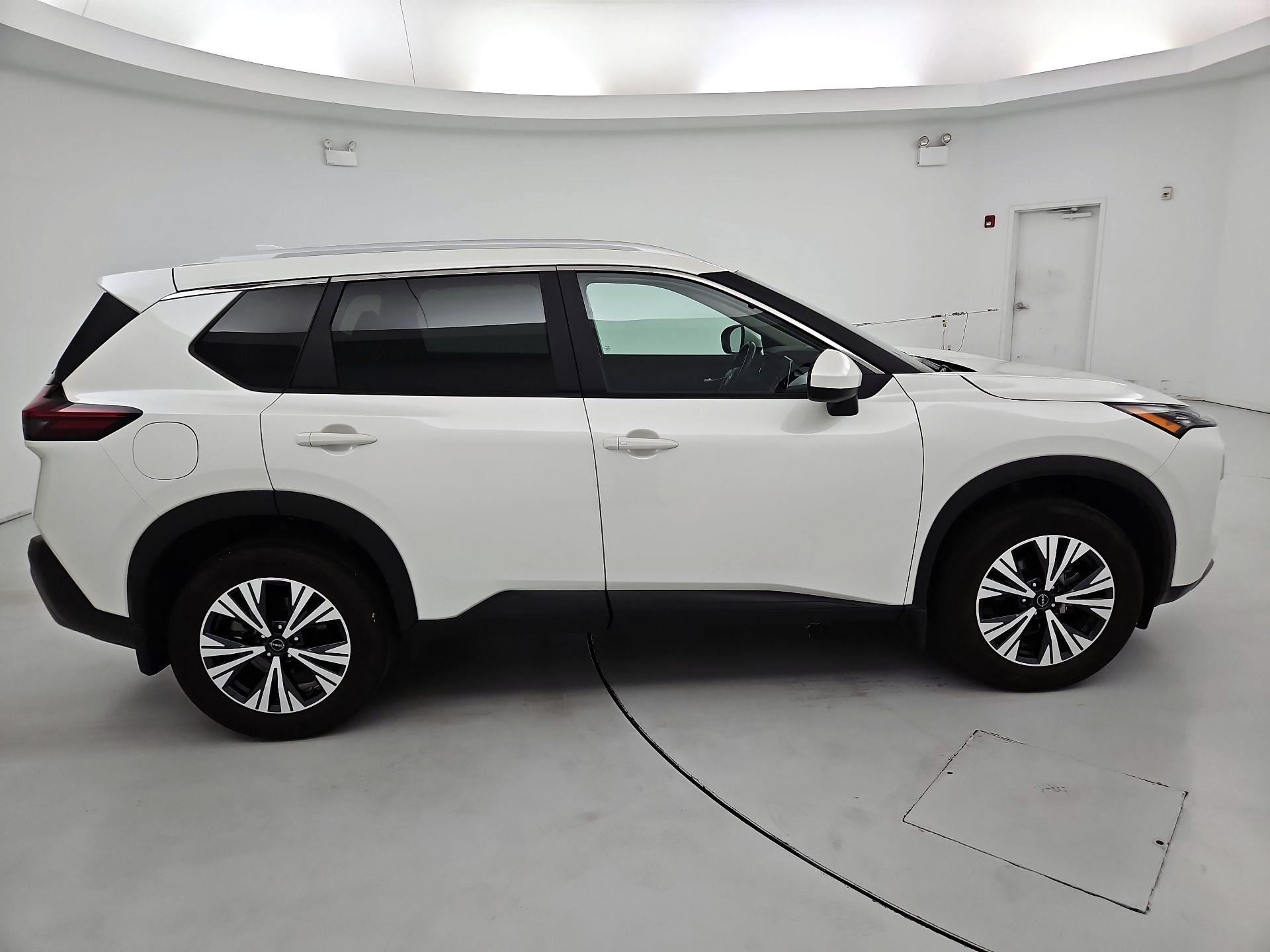 Thumbnail: 2023 Nissan Rogue - 4