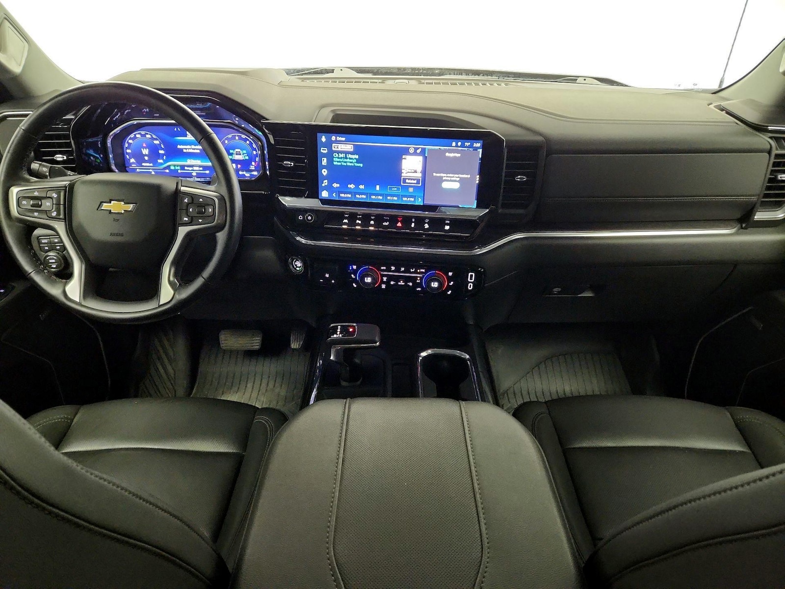 2025 Chevrolet Silverado 1500 LTZ - Photo 10