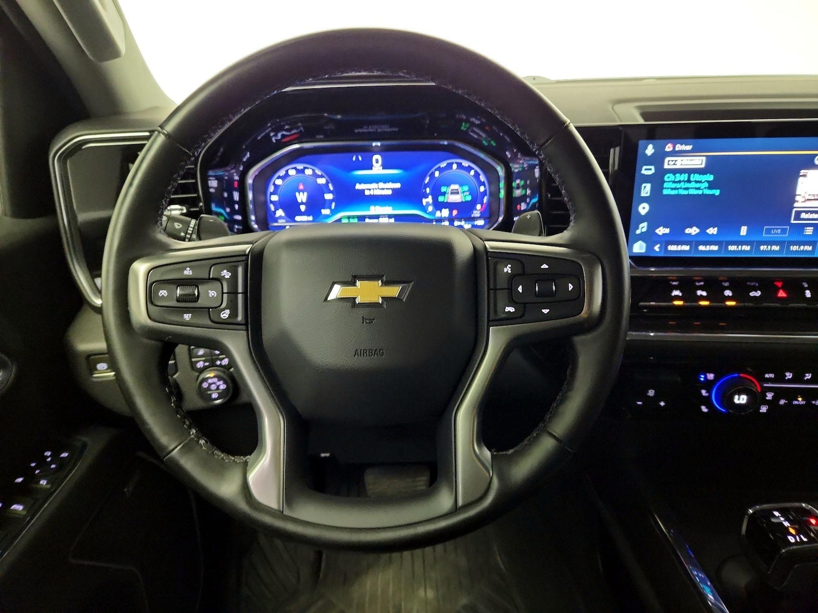 2025 Chevrolet Silverado 1500 LTZ - Photo 11