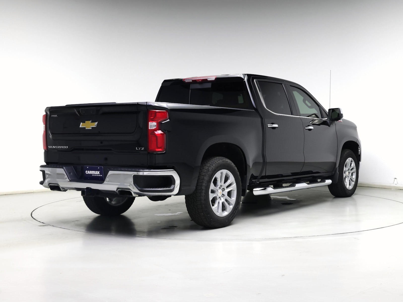 2025 Chevrolet Silverado 1500 LTZ - Photo 9
