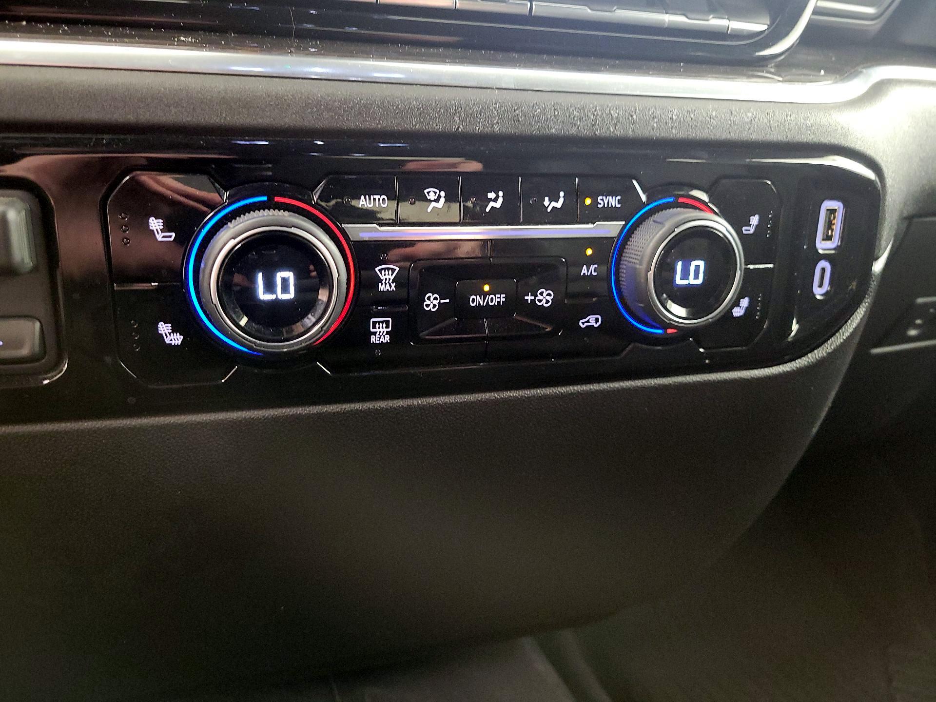 Thumbnail: 2024 Chevrolet Silverado 1500 - 17