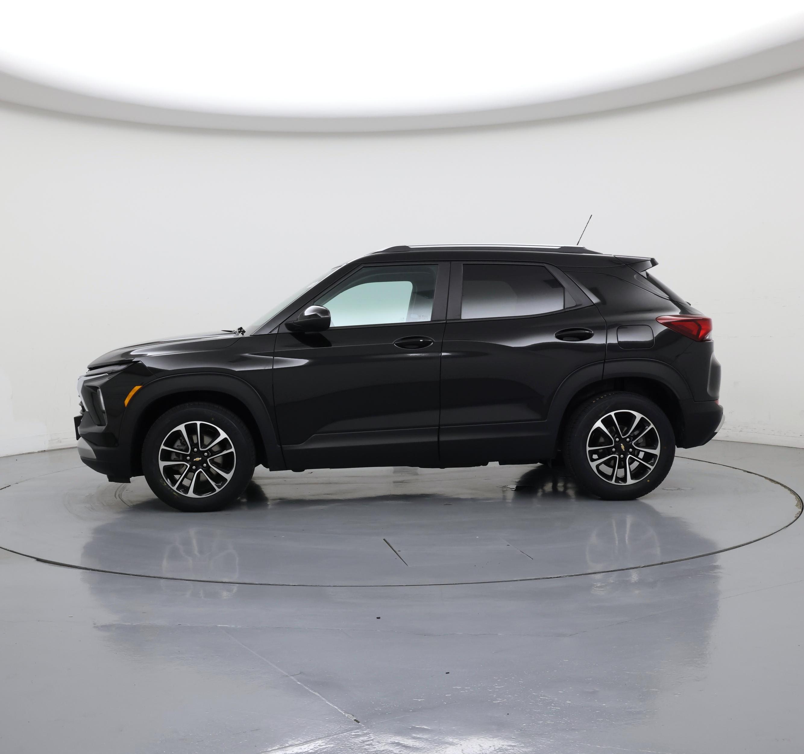 Thumbnail: 2024 Chevrolet TrailBlazer - 3