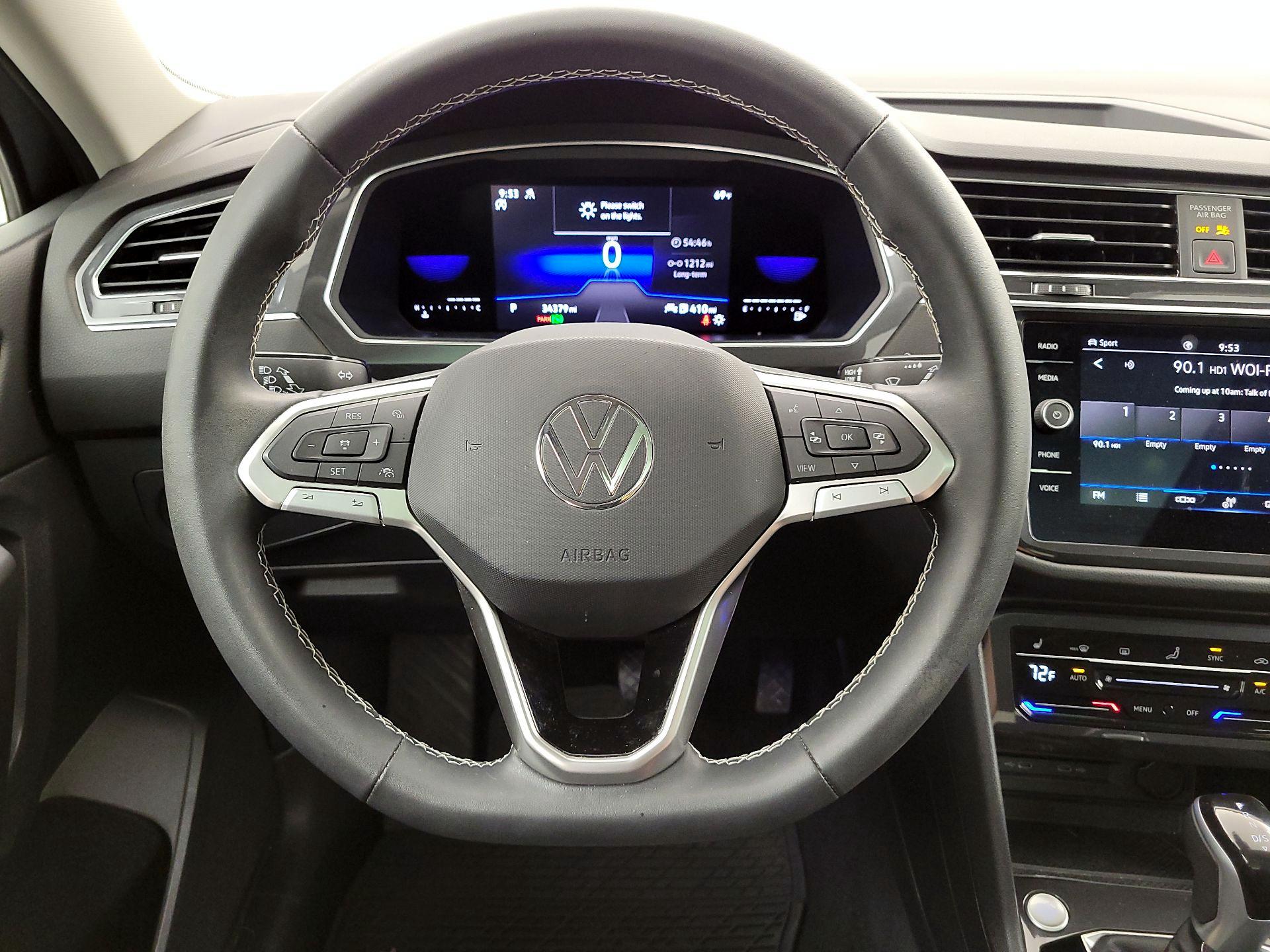 Thumbnail: 2023 Volkswagen Tiguan - 10