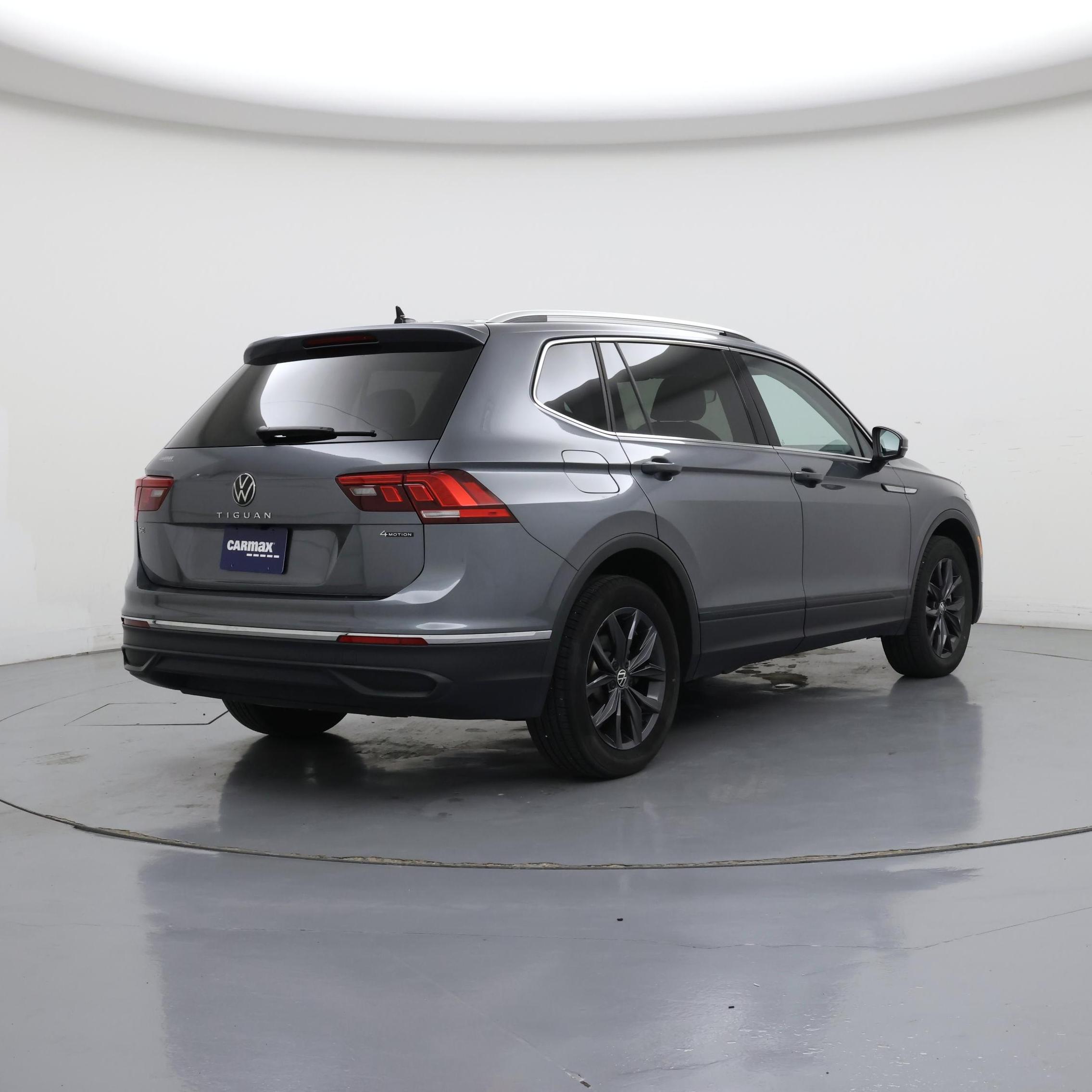 Thumbnail: 2023 Volkswagen Tiguan - 8
