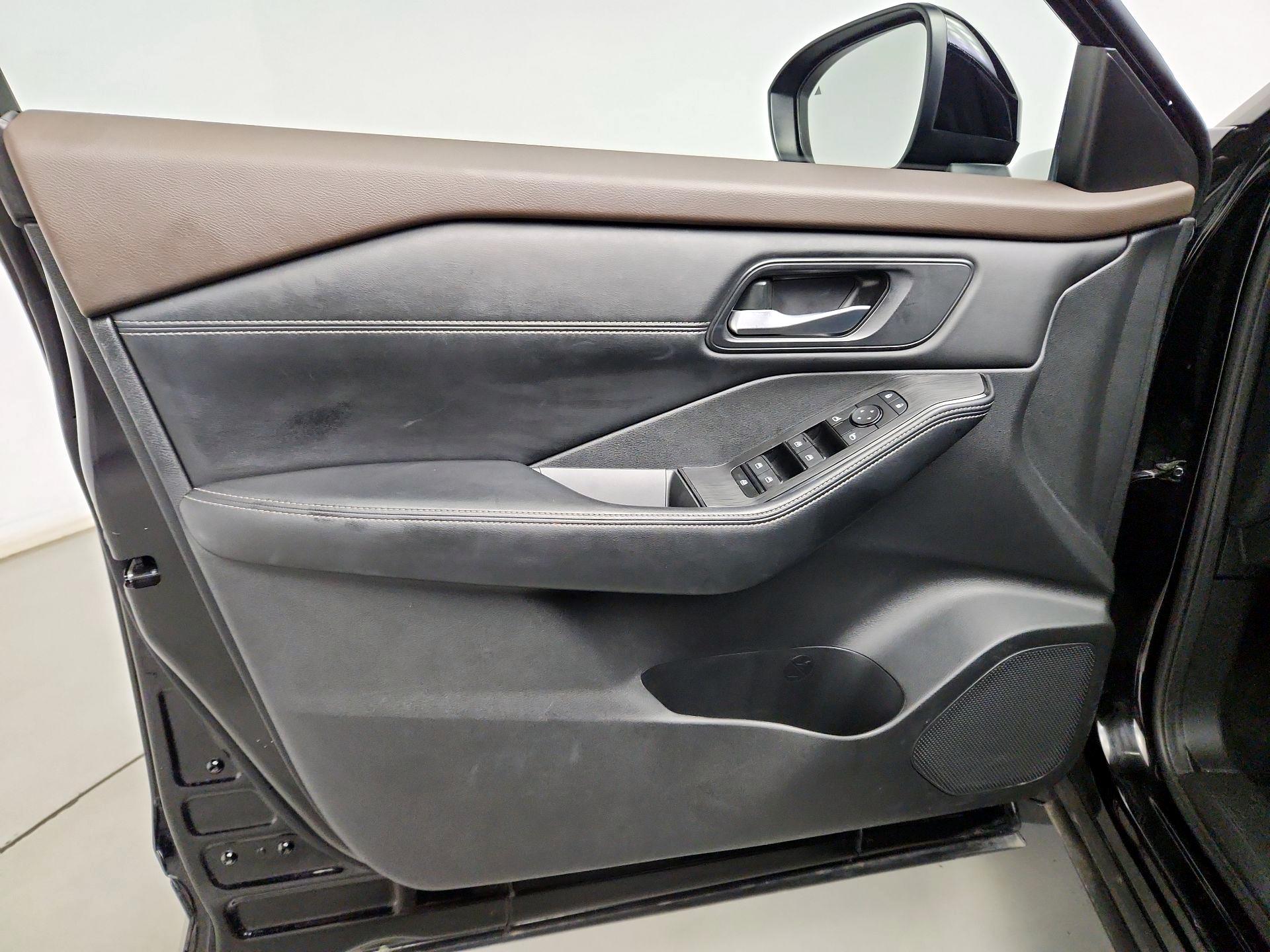 Thumbnail: 2023 Nissan Rogue - 12