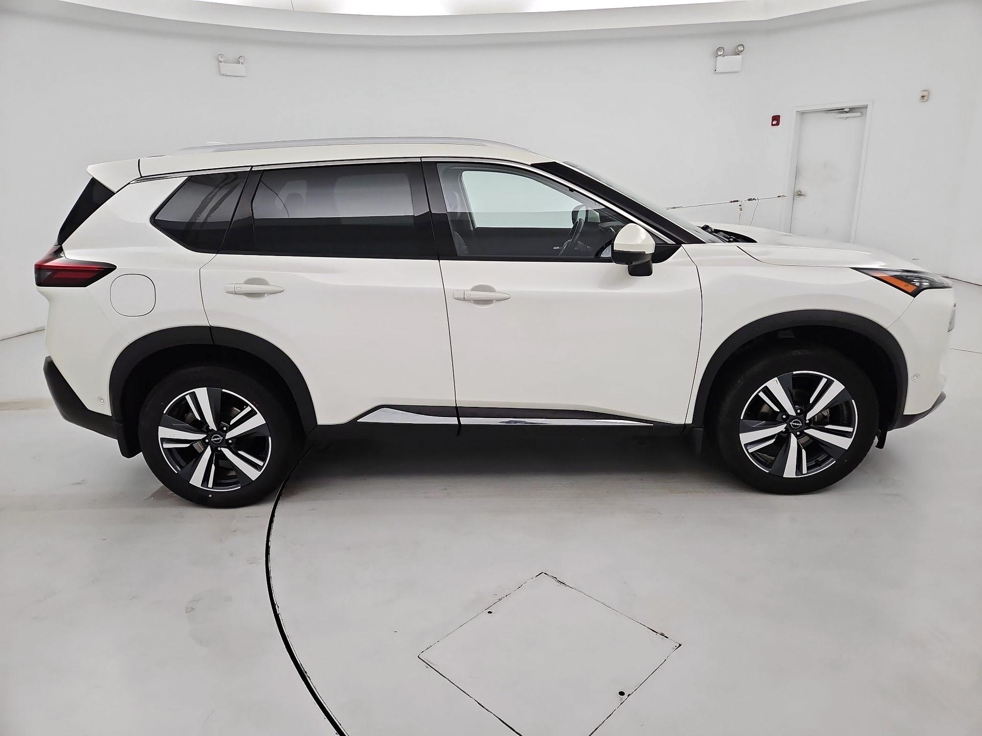 Thumbnail: 2023 Nissan Rogue - 4