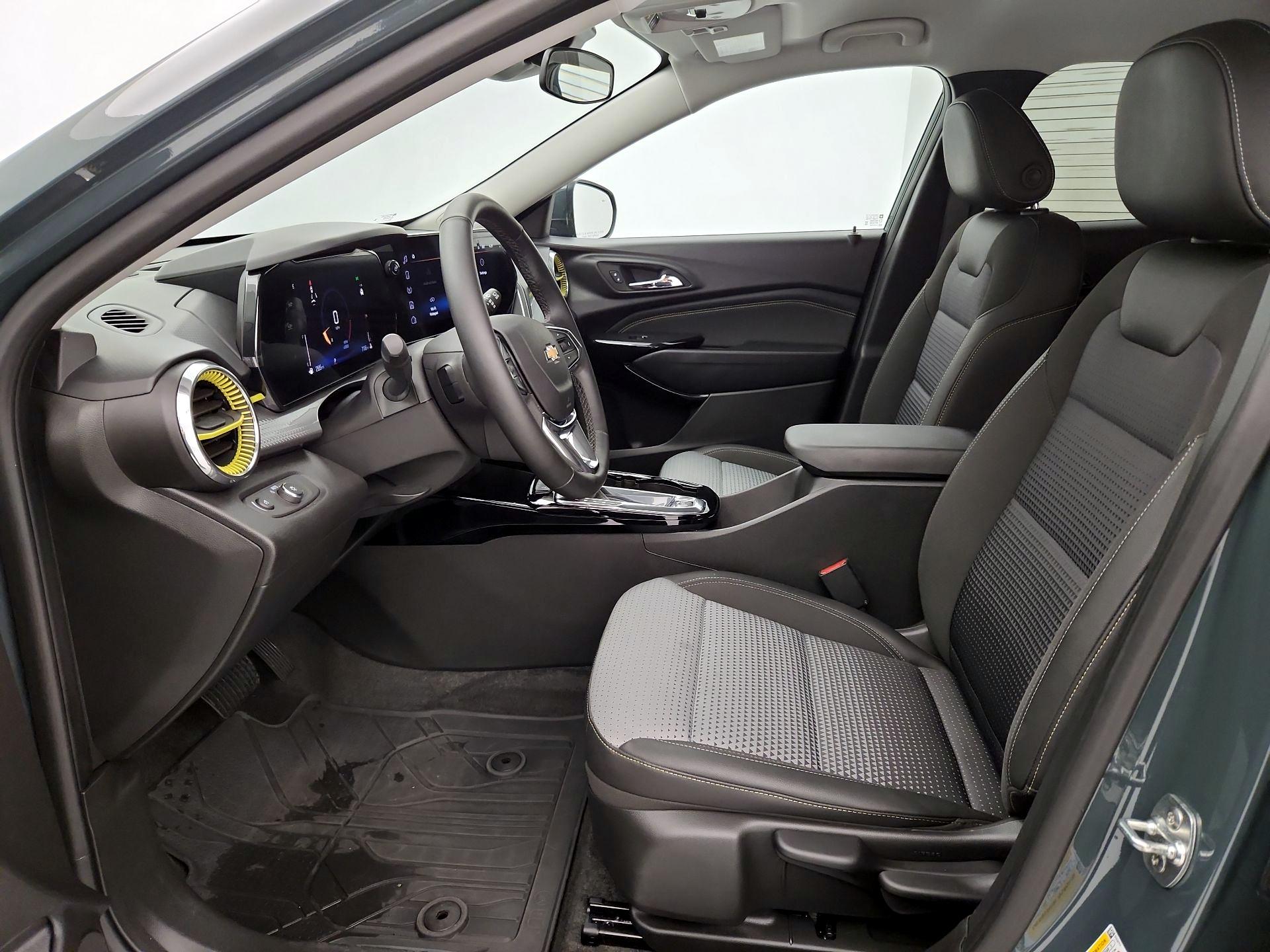 Thumbnail: 2025 Chevrolet Trax - 11
