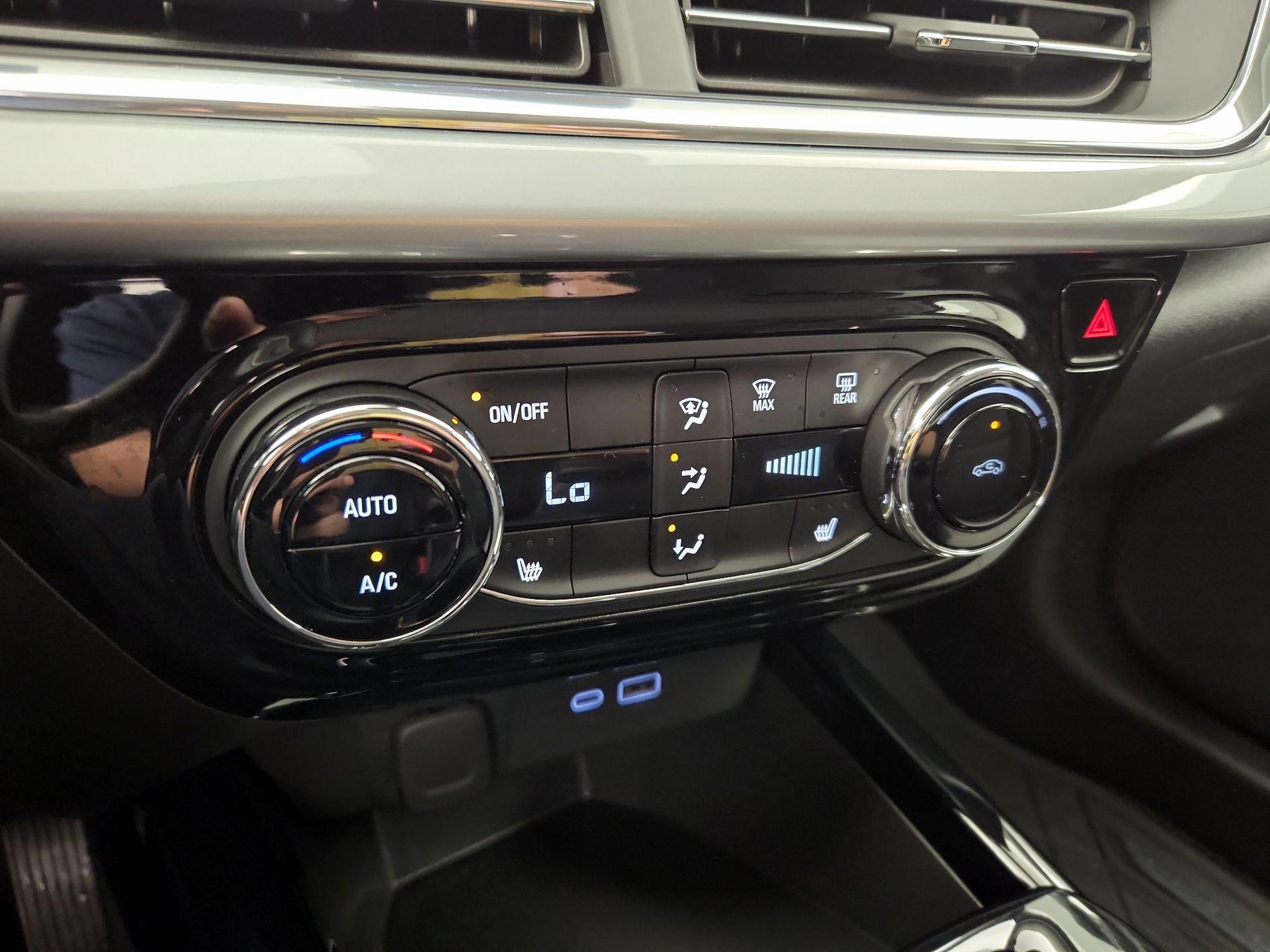 Thumbnail: 2025 Chevrolet Trax - 16