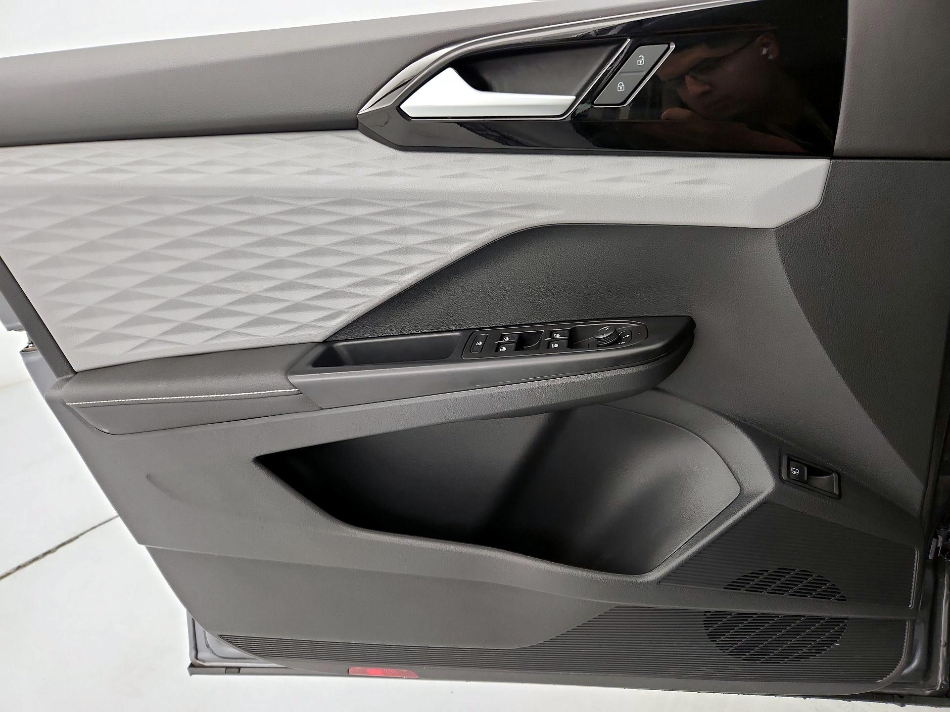 Thumbnail: 2024 Volkswagen Taos - 12