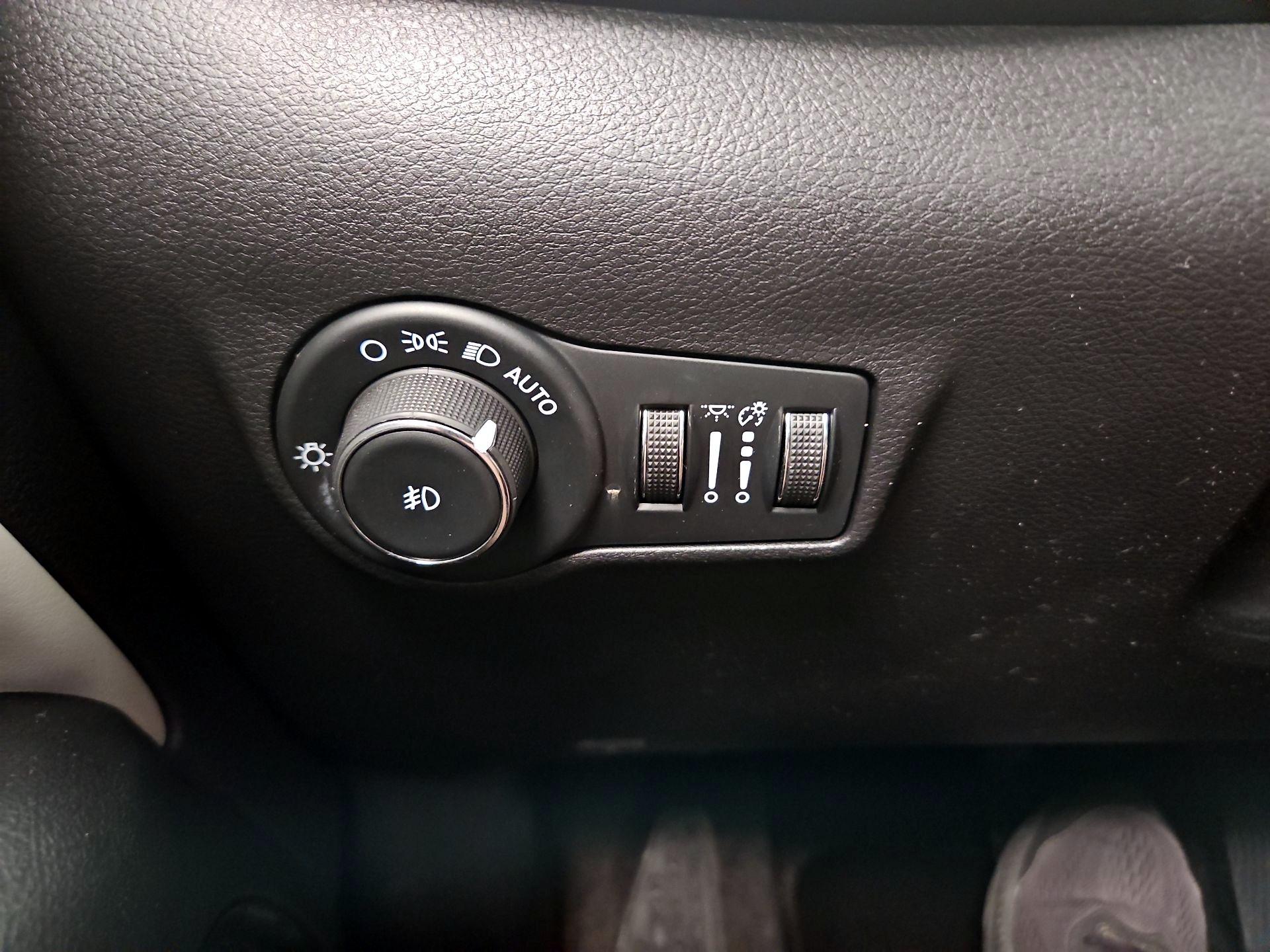Thumbnail: 2022 Jeep Compass - 13