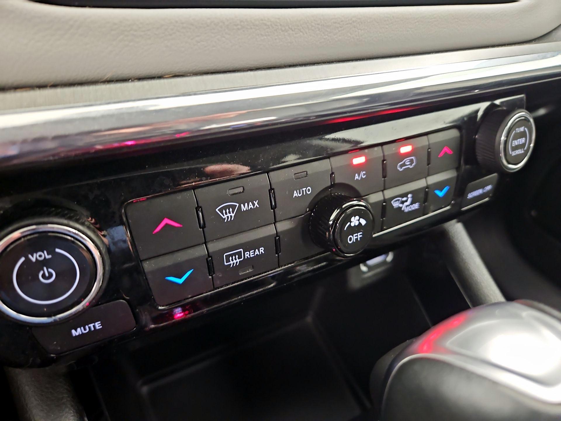Thumbnail: 2022 Jeep Compass - 16