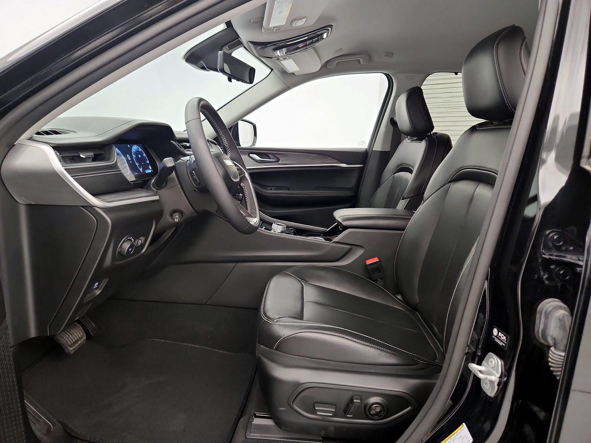Thumbnail: 2023 Jeep Grand Cherokee - 11