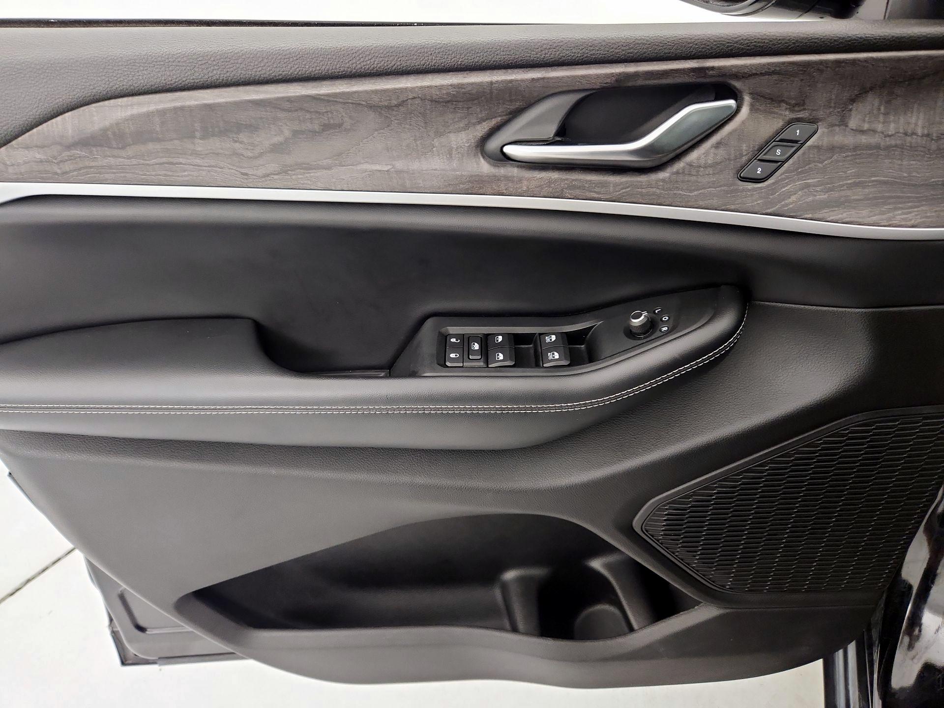 Thumbnail: 2023 Jeep Grand Cherokee - 12