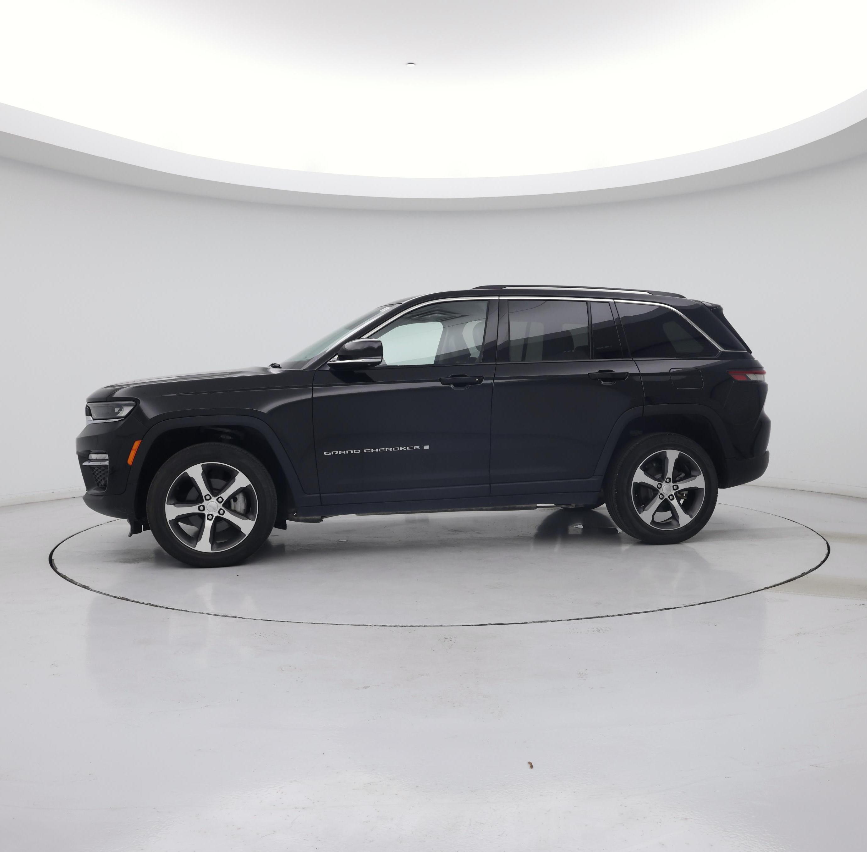 Thumbnail: 2023 Jeep Grand Cherokee - 3