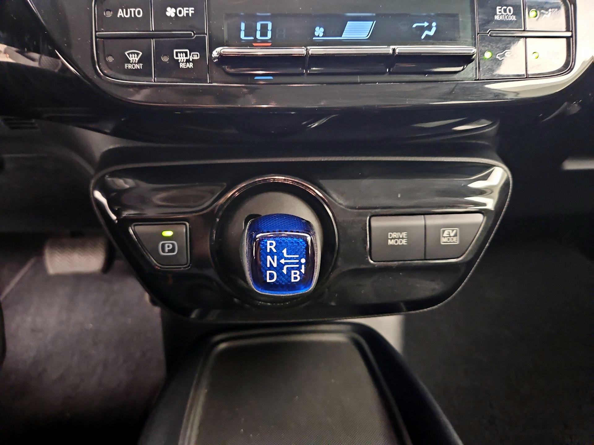 Thumbnail: 2022 Toyota Prius - 17
