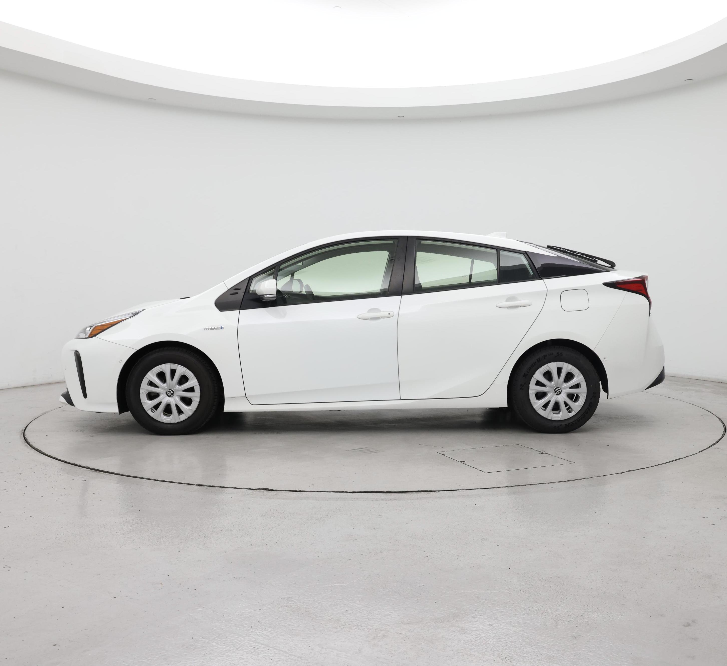 Thumbnail: 2022 Toyota Prius - 3