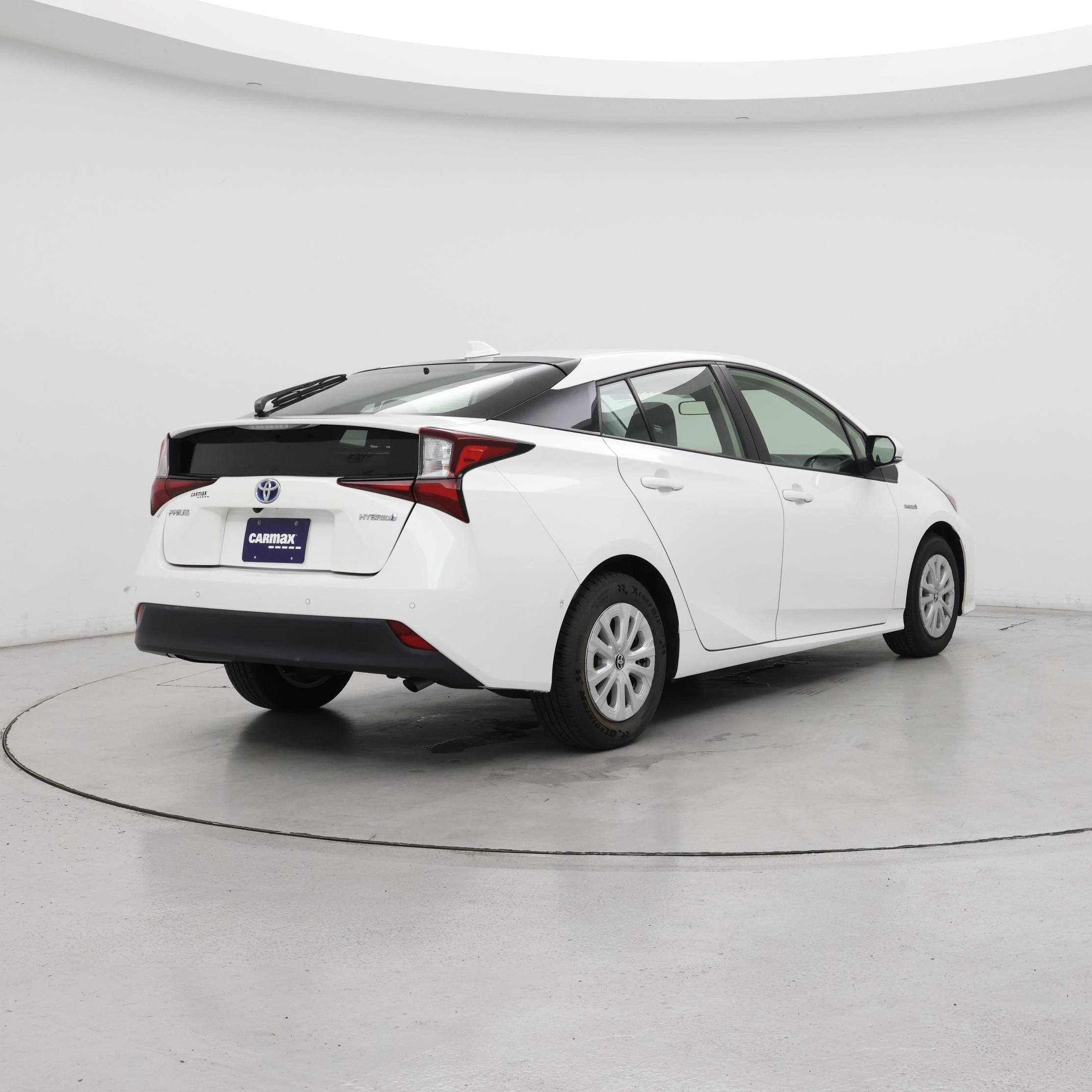 Thumbnail: 2022 Toyota Prius - 8