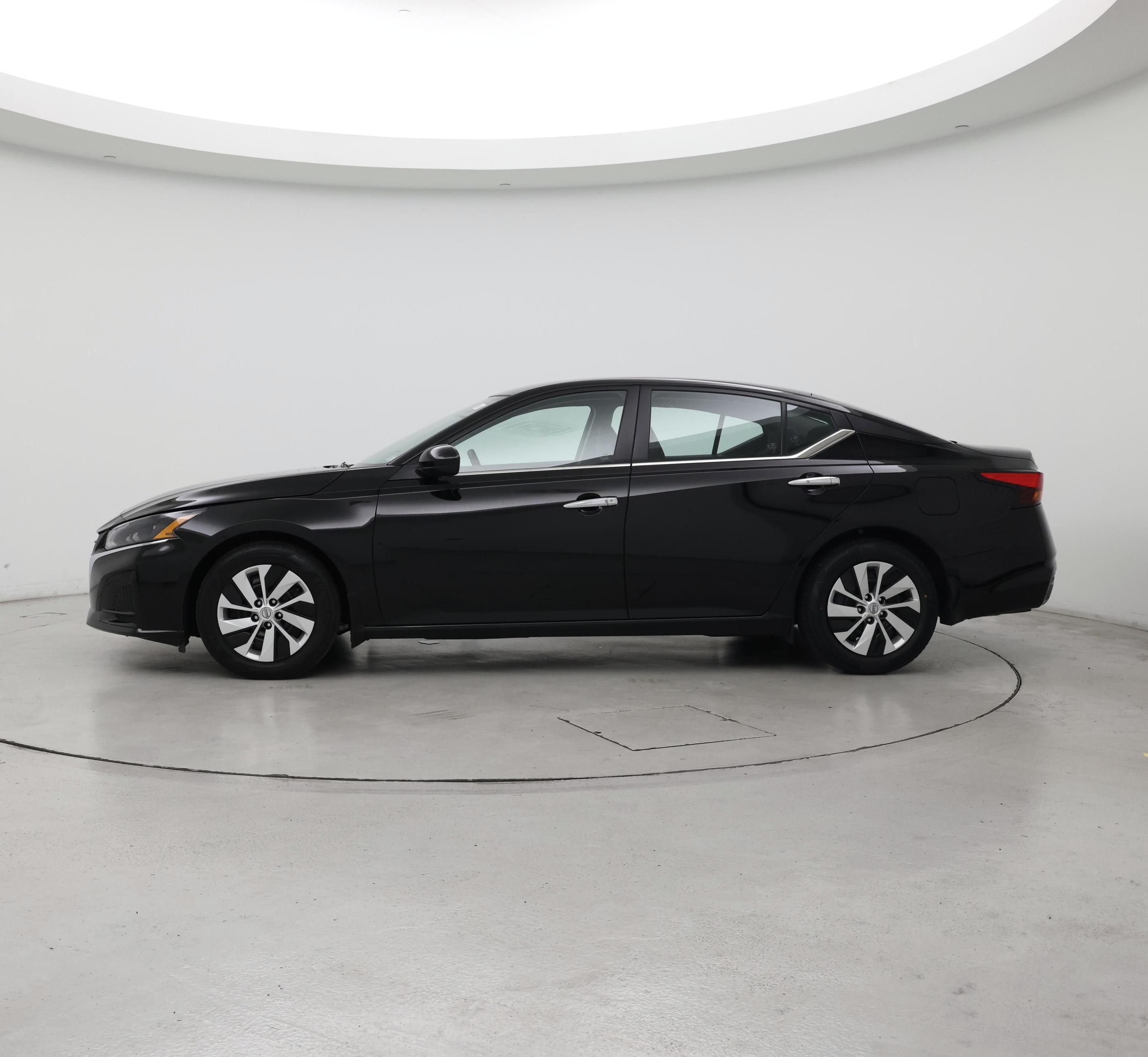 Thumbnail: 2023 Nissan Altima - 3