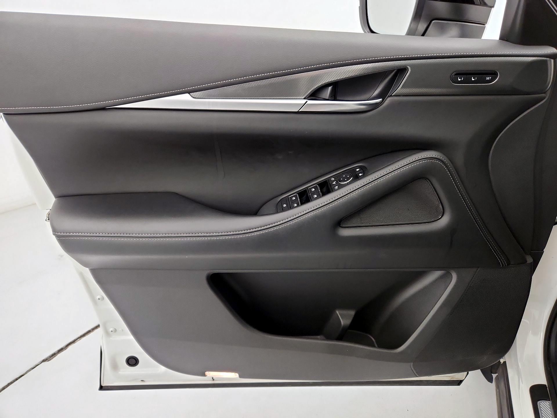 Thumbnail: 2023 INFINITI QX60 - 12