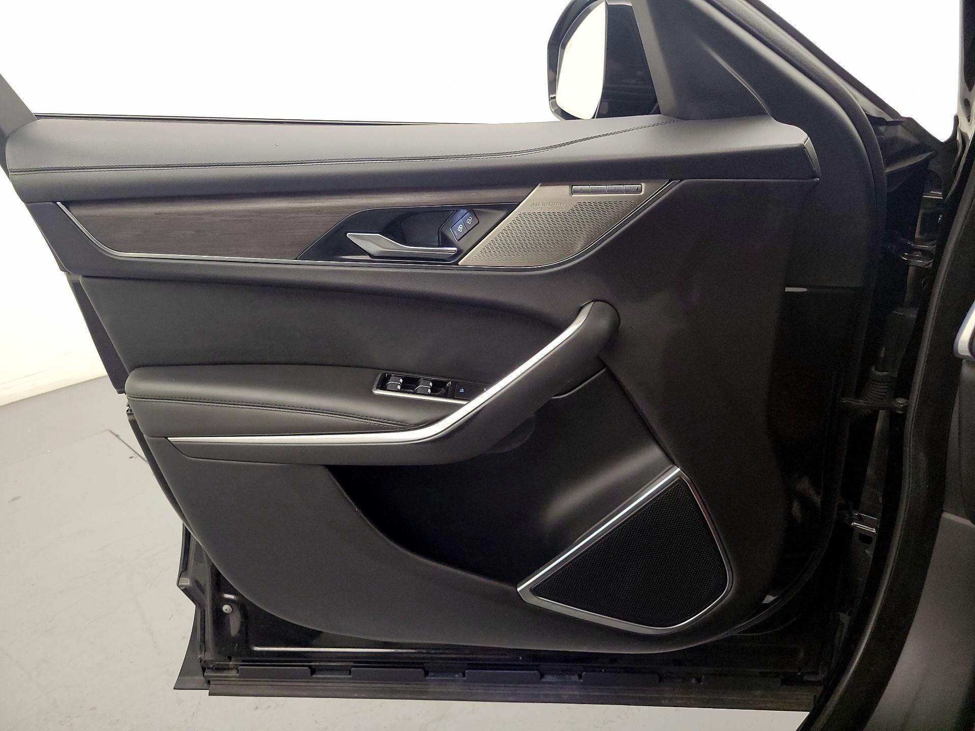 Thumbnail: 2021 Jaguar F-Pace - 12