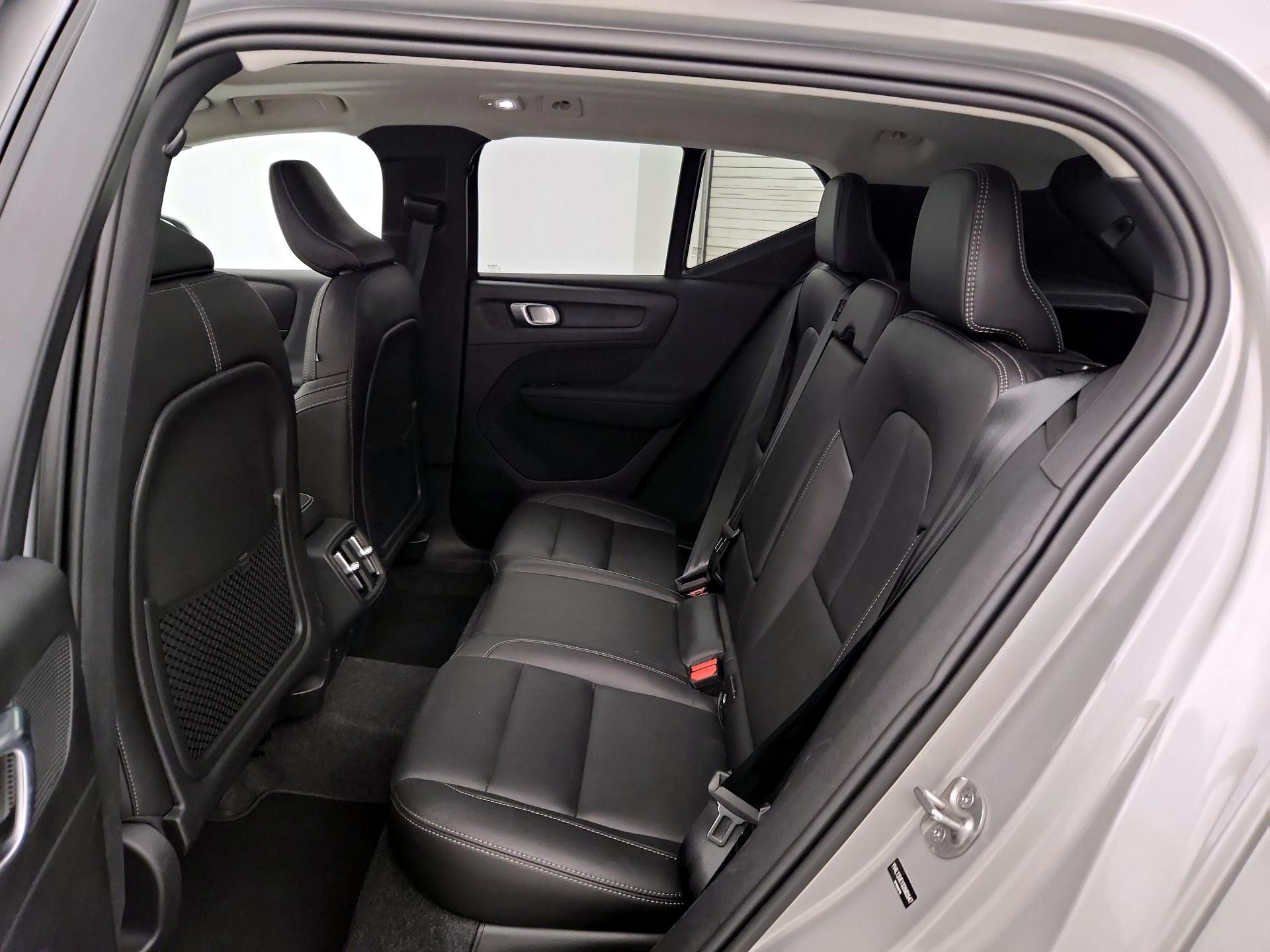 Thumbnail: 2025 Volvo XC40 - 20