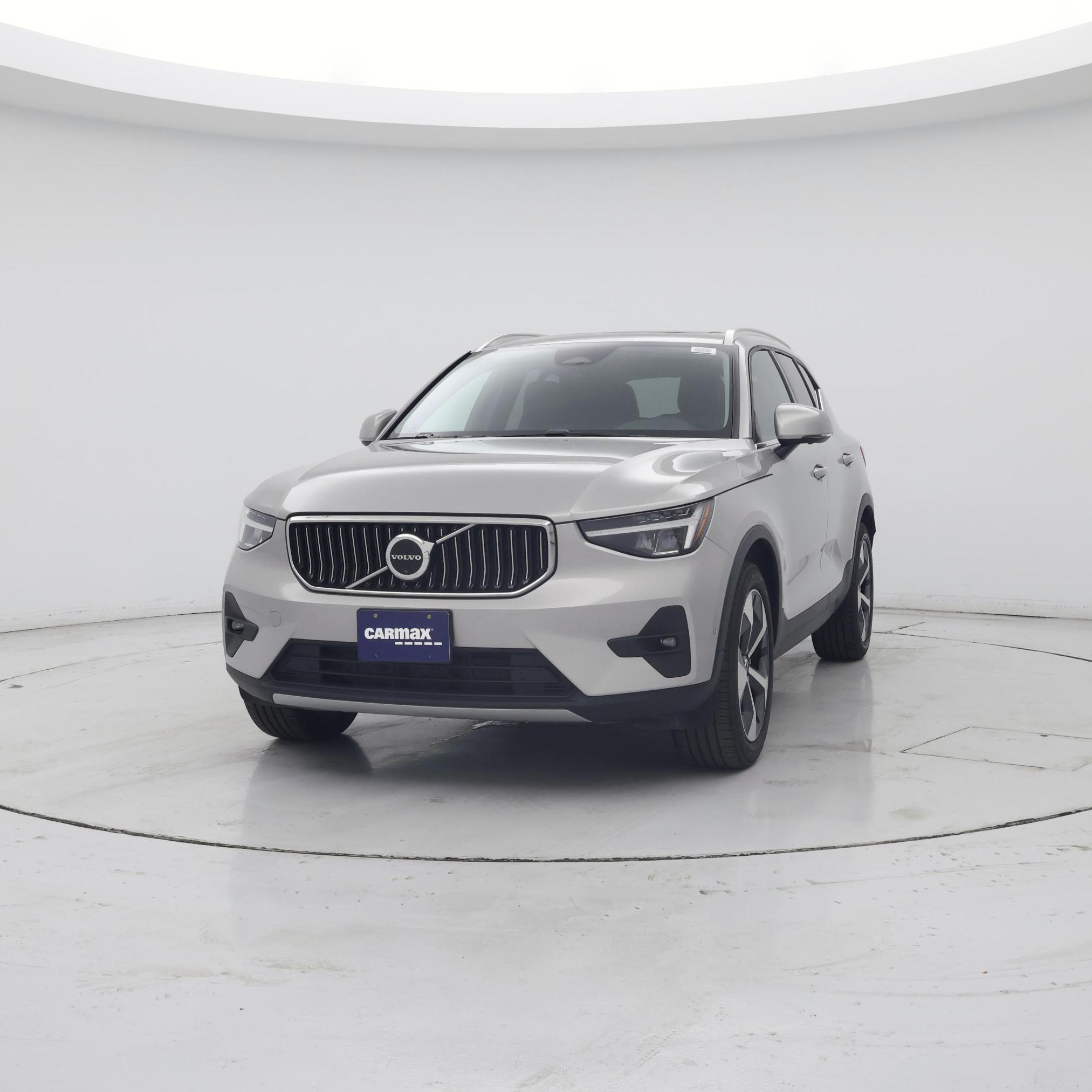 Thumbnail: 2025 Volvo XC40 - 4