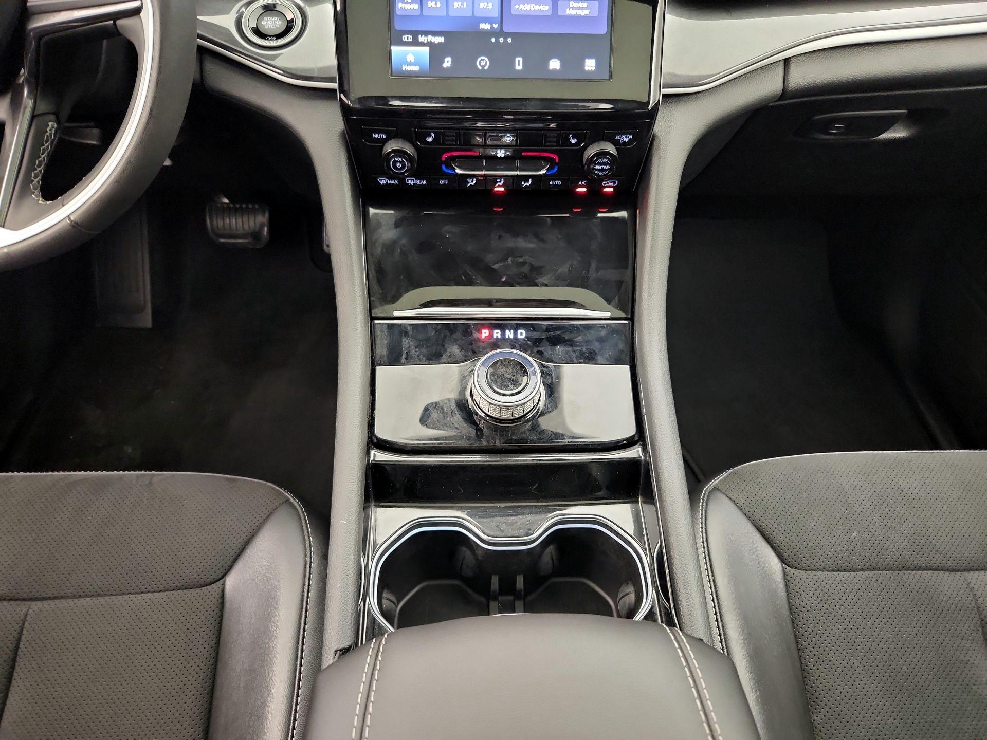 Thumbnail: 2023 Jeep Grand Cherokee - 17