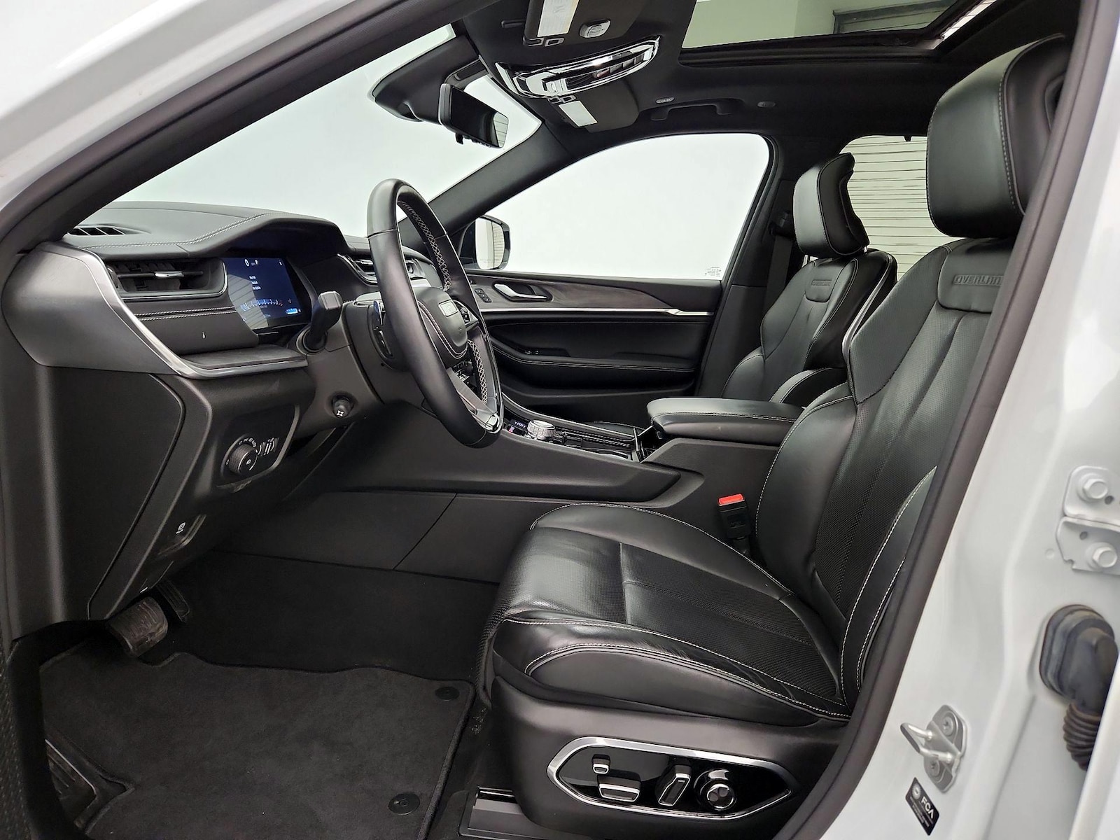 2023 Jeep Grand Cherokee L Overland - Photo 12