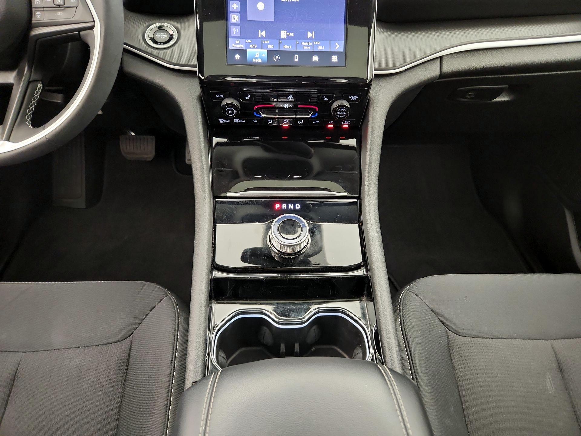 Thumbnail: 2023 Jeep Grand Cherokee - 17
