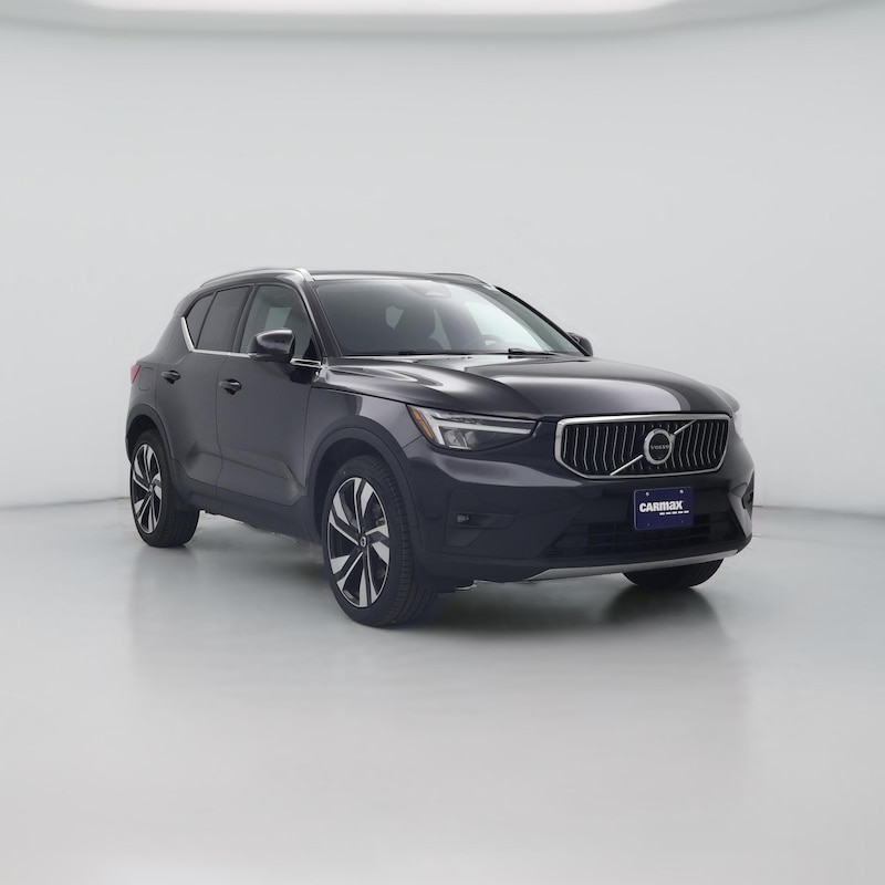 2025 Volvo XC40 B5 Plus Bright Theme