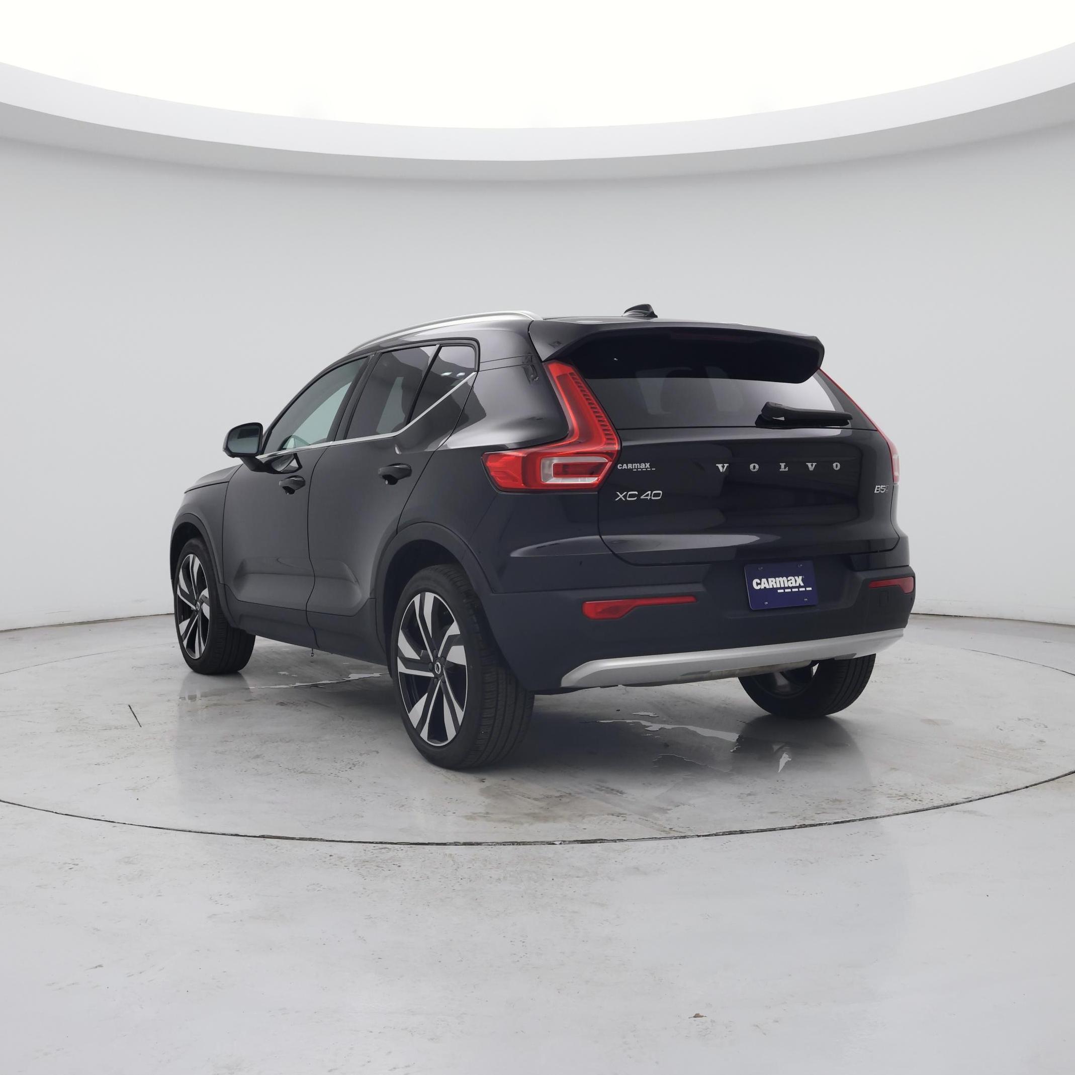 Thumbnail: 2025 Volvo XC40 - 2