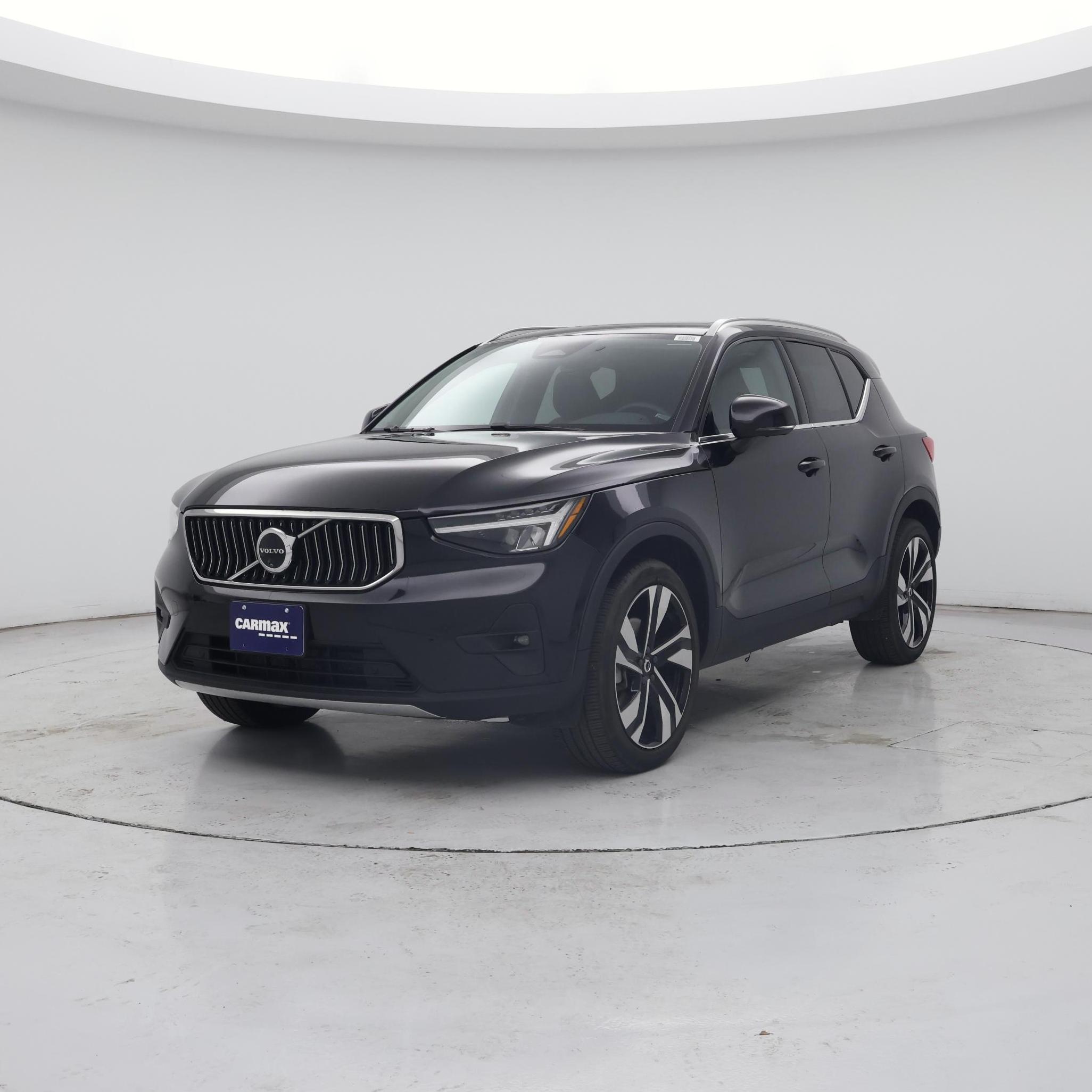 Thumbnail: 2025 Volvo XC40 - 4