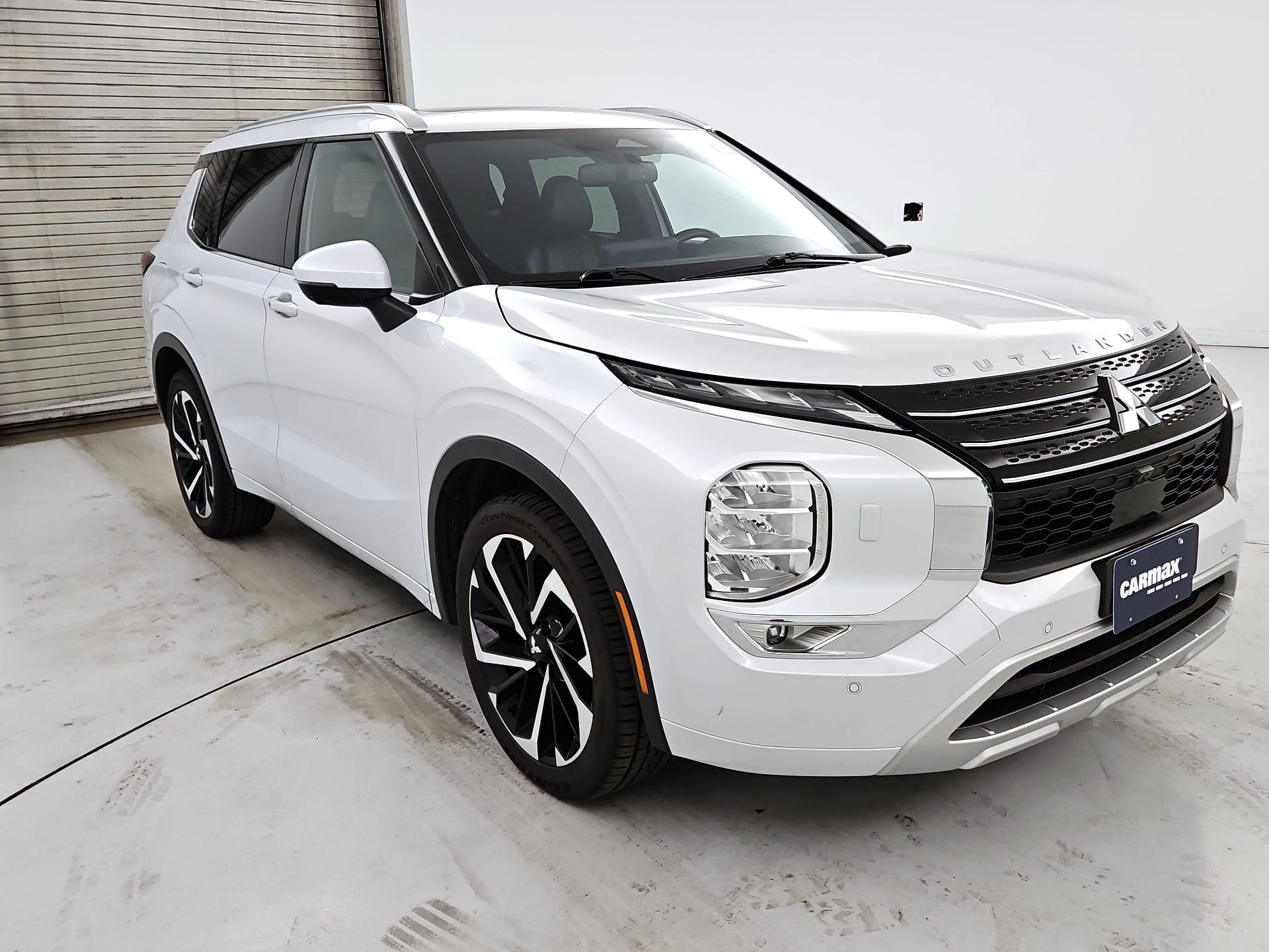 Thumbnail: 2022 Mitsubishi Outlander - 1