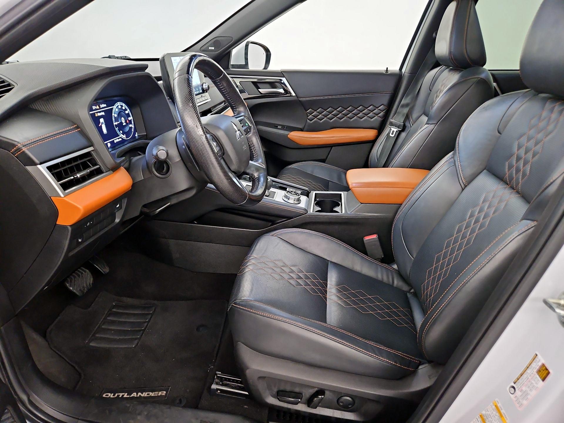 Thumbnail: 2022 Mitsubishi Outlander - 9