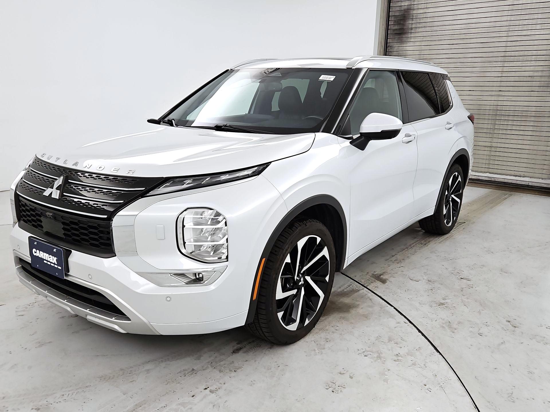 Thumbnail: 2022 Mitsubishi Outlander - 3