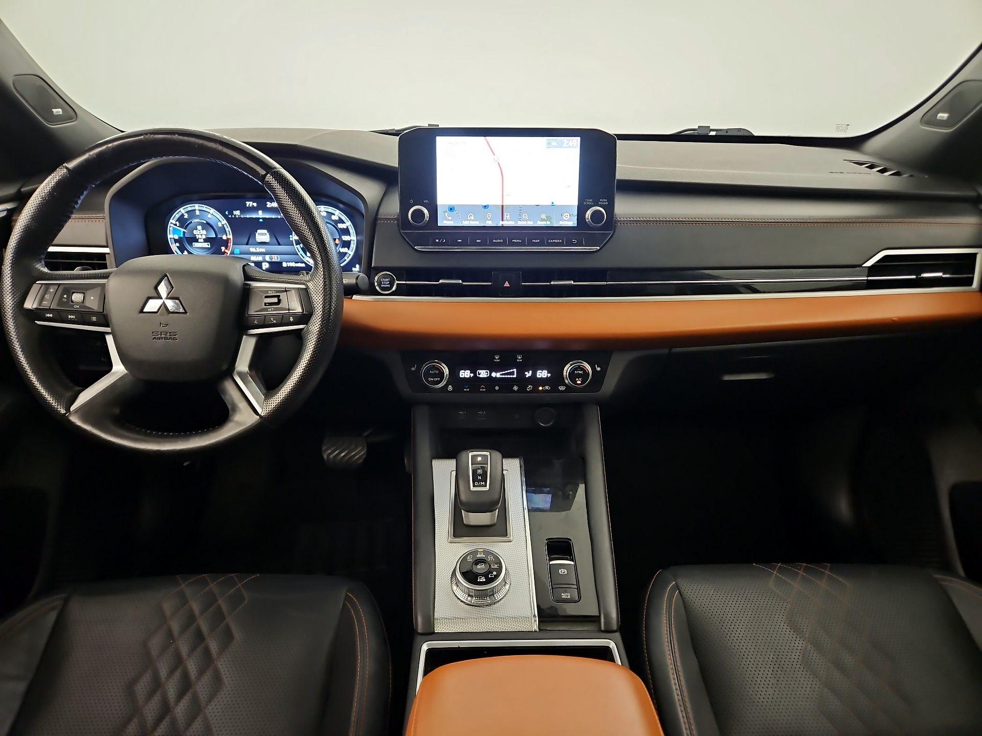 Thumbnail: 2022 Mitsubishi Outlander - 8