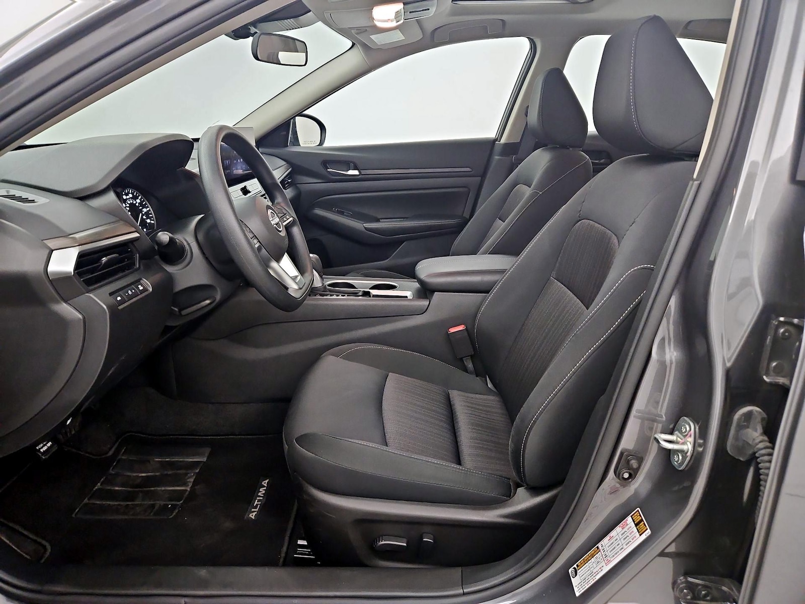 2025 Nissan Altima SV - Photo 12