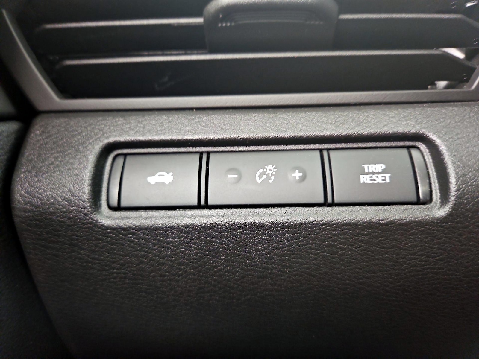 2025 Nissan Altima SV - Photo 14