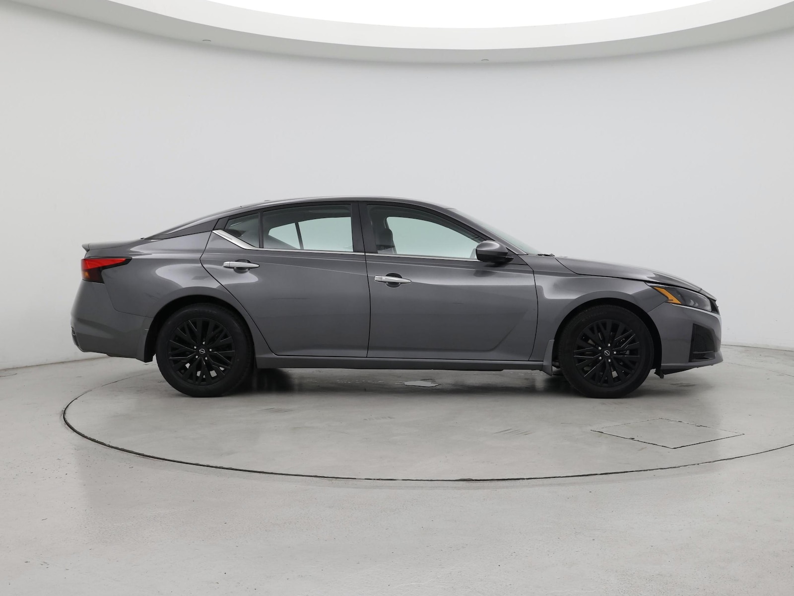 2025 Nissan Altima SV - Photo 8