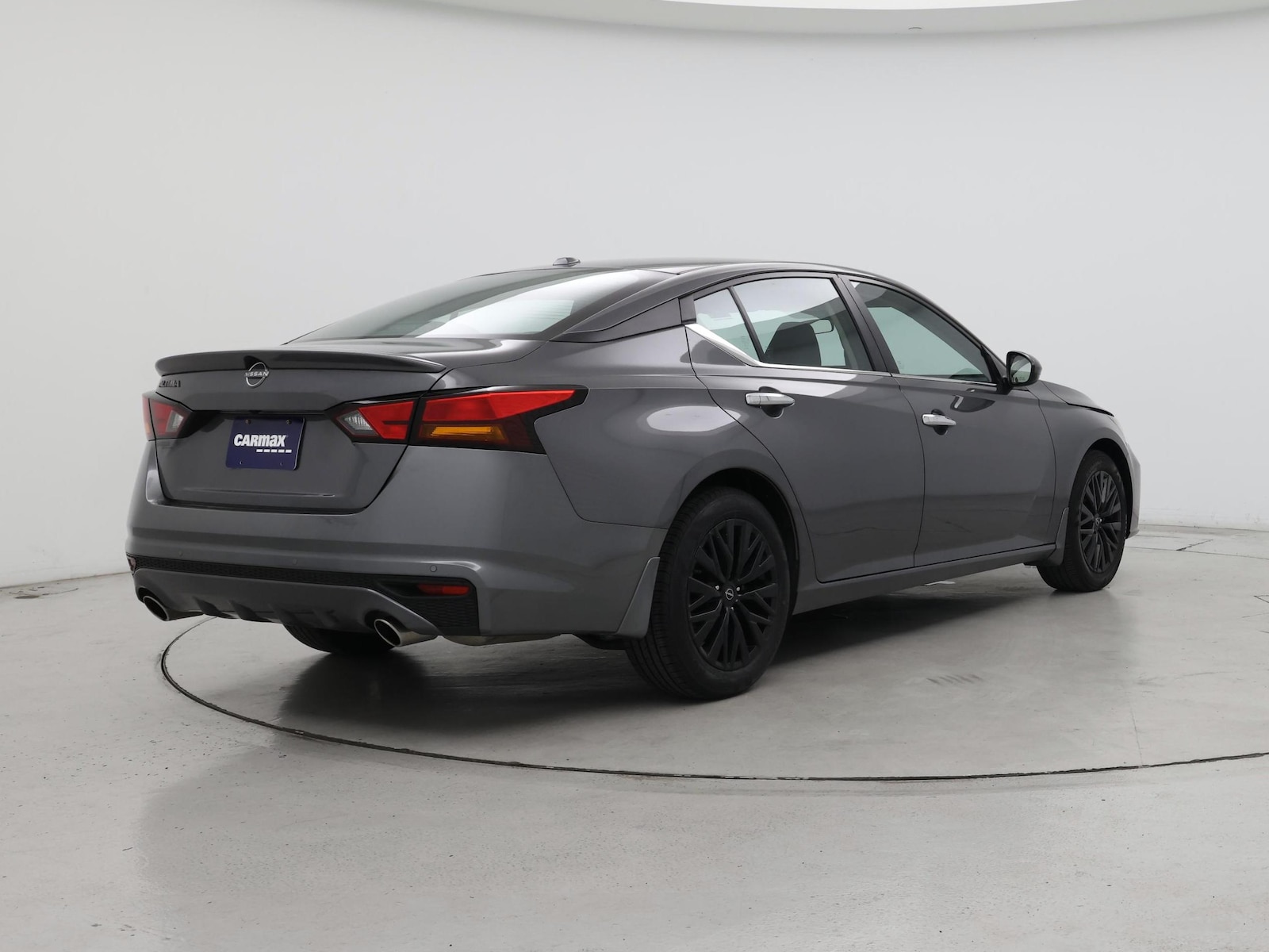 2025 Nissan Altima SV - Photo 9
