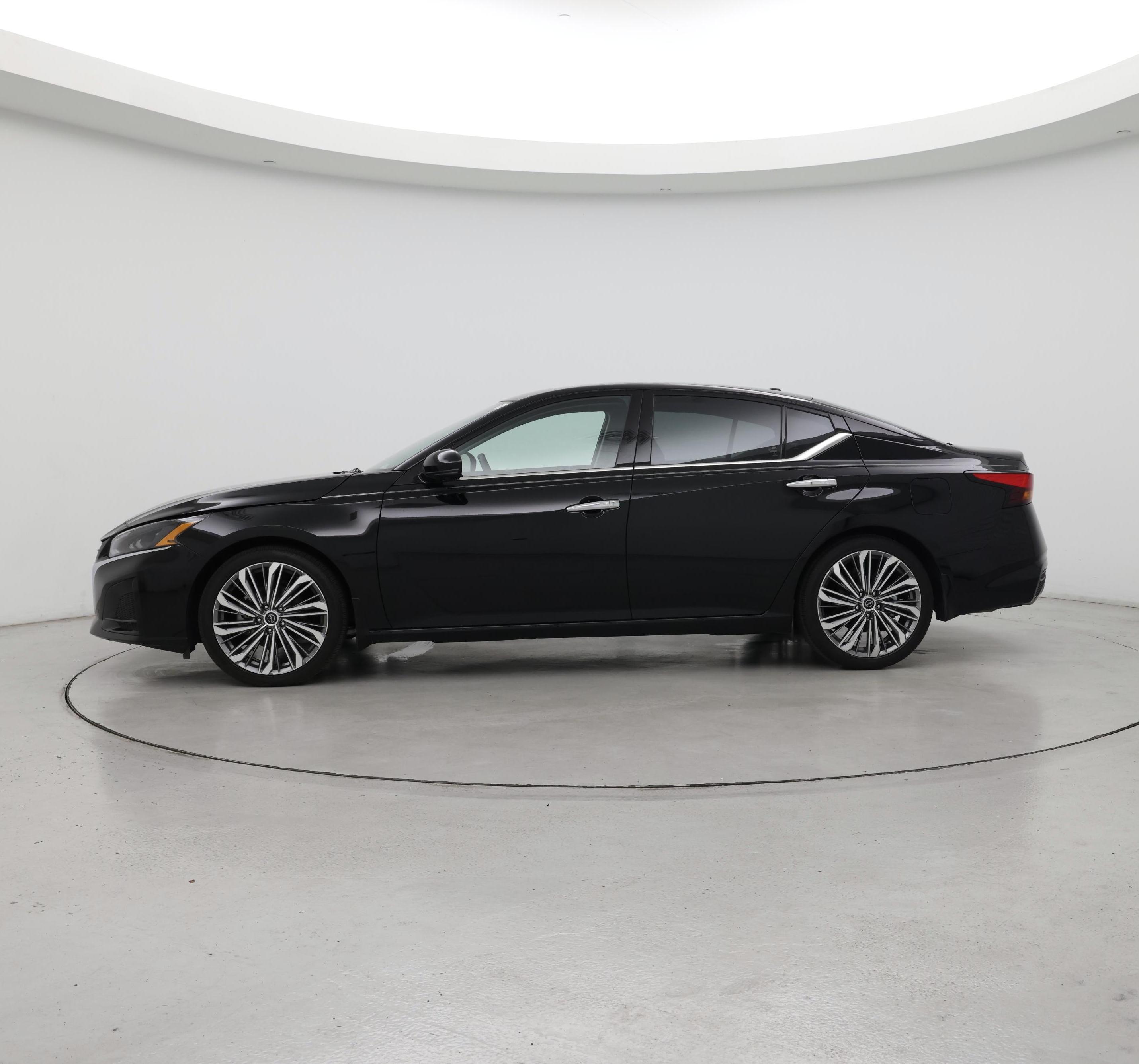 Thumbnail: 2024 Nissan Altima - 3