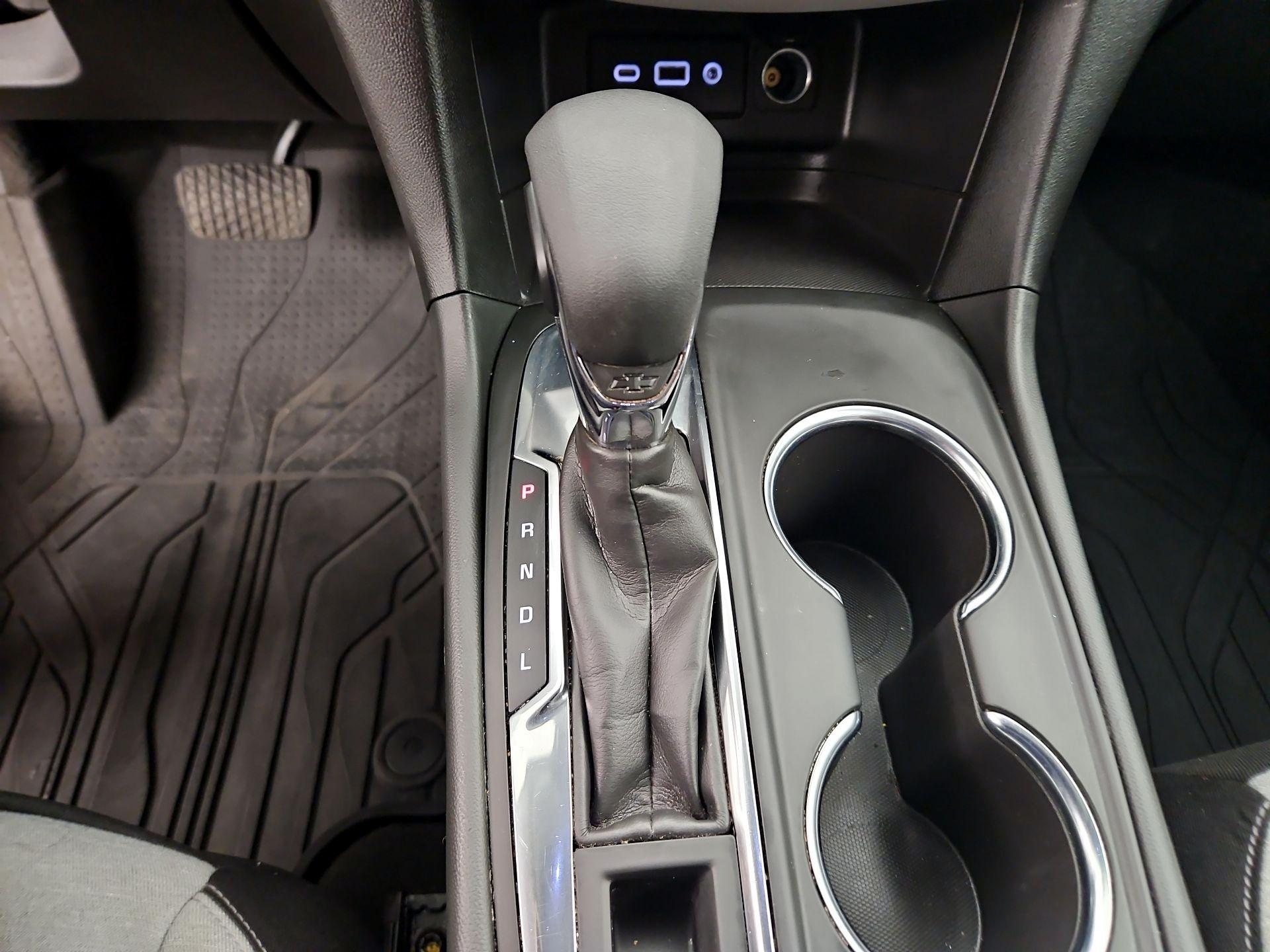 Thumbnail: 2022 Chevrolet Equinox - 17