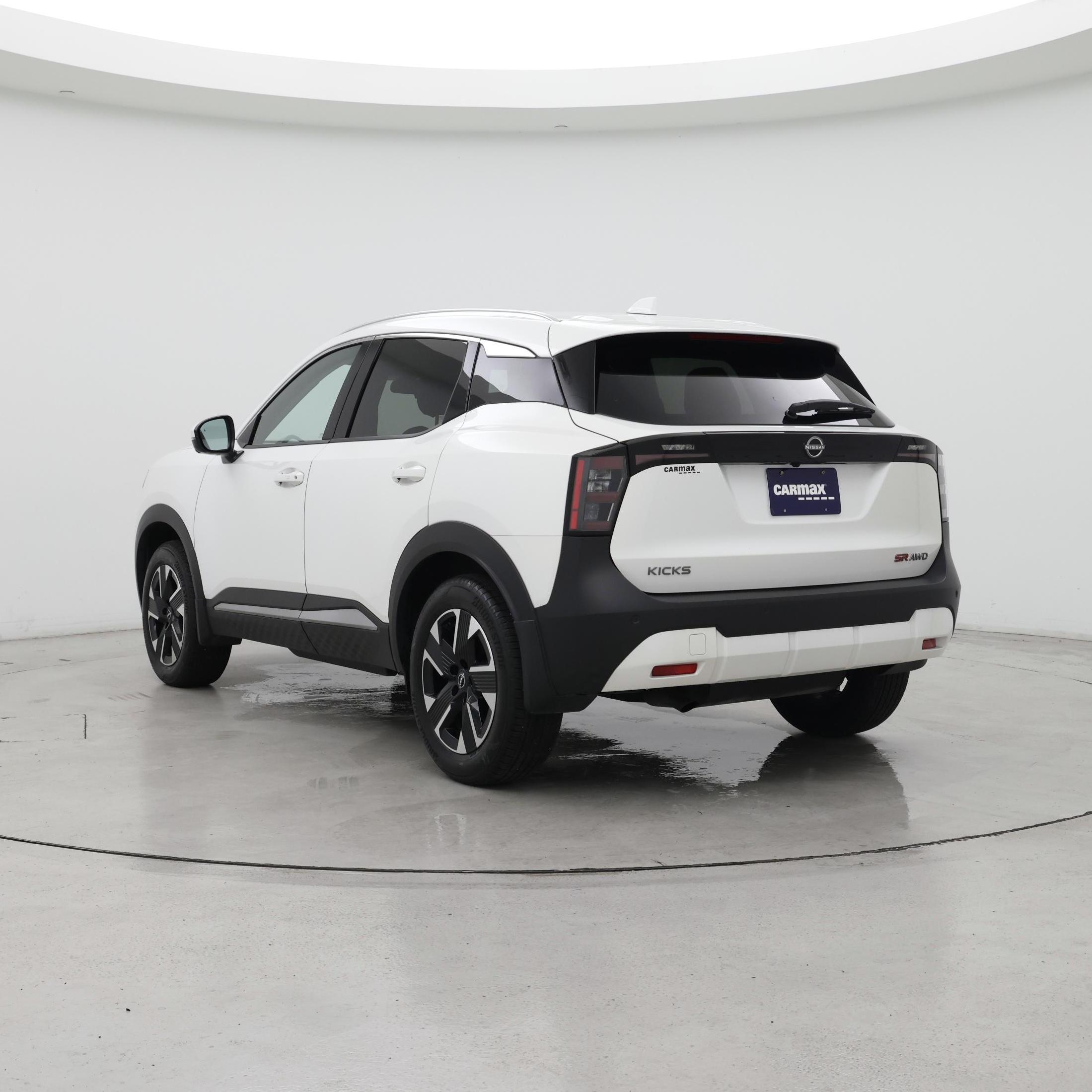 Thumbnail: 2025 Nissan Kicks - 2
