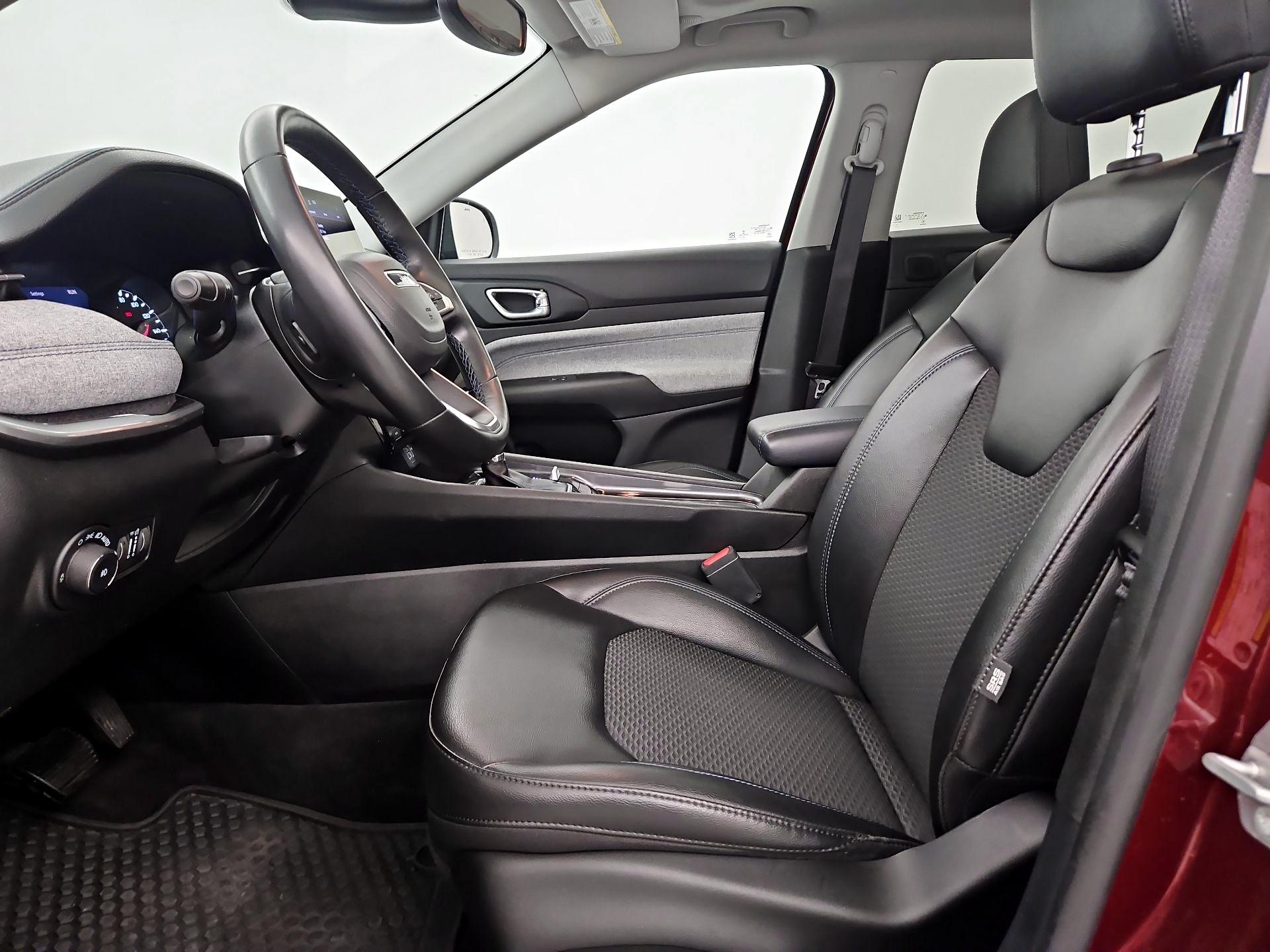 Thumbnail: 2022 Jeep Compass - 11