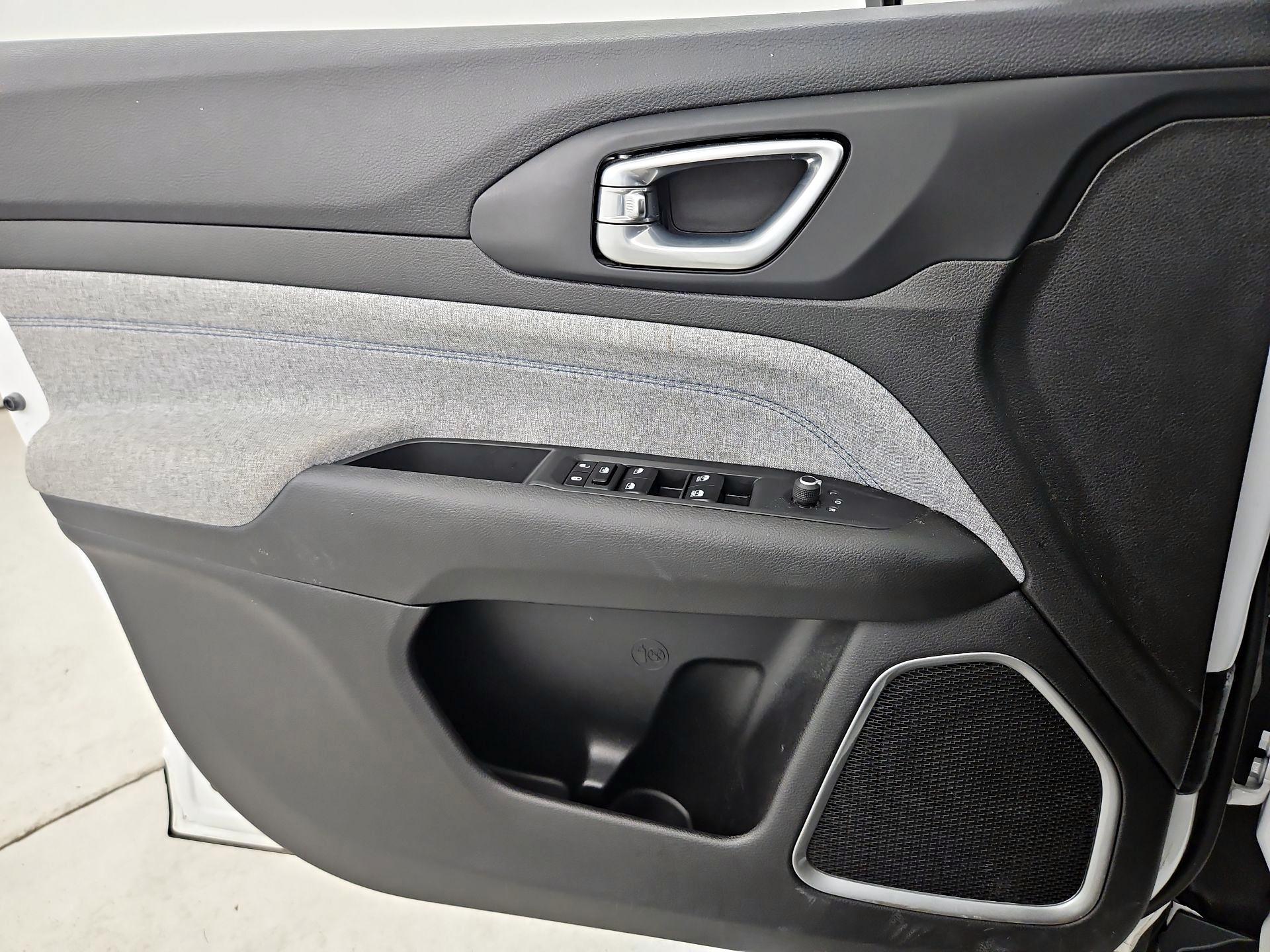 Thumbnail: 2022 Jeep Compass - 12